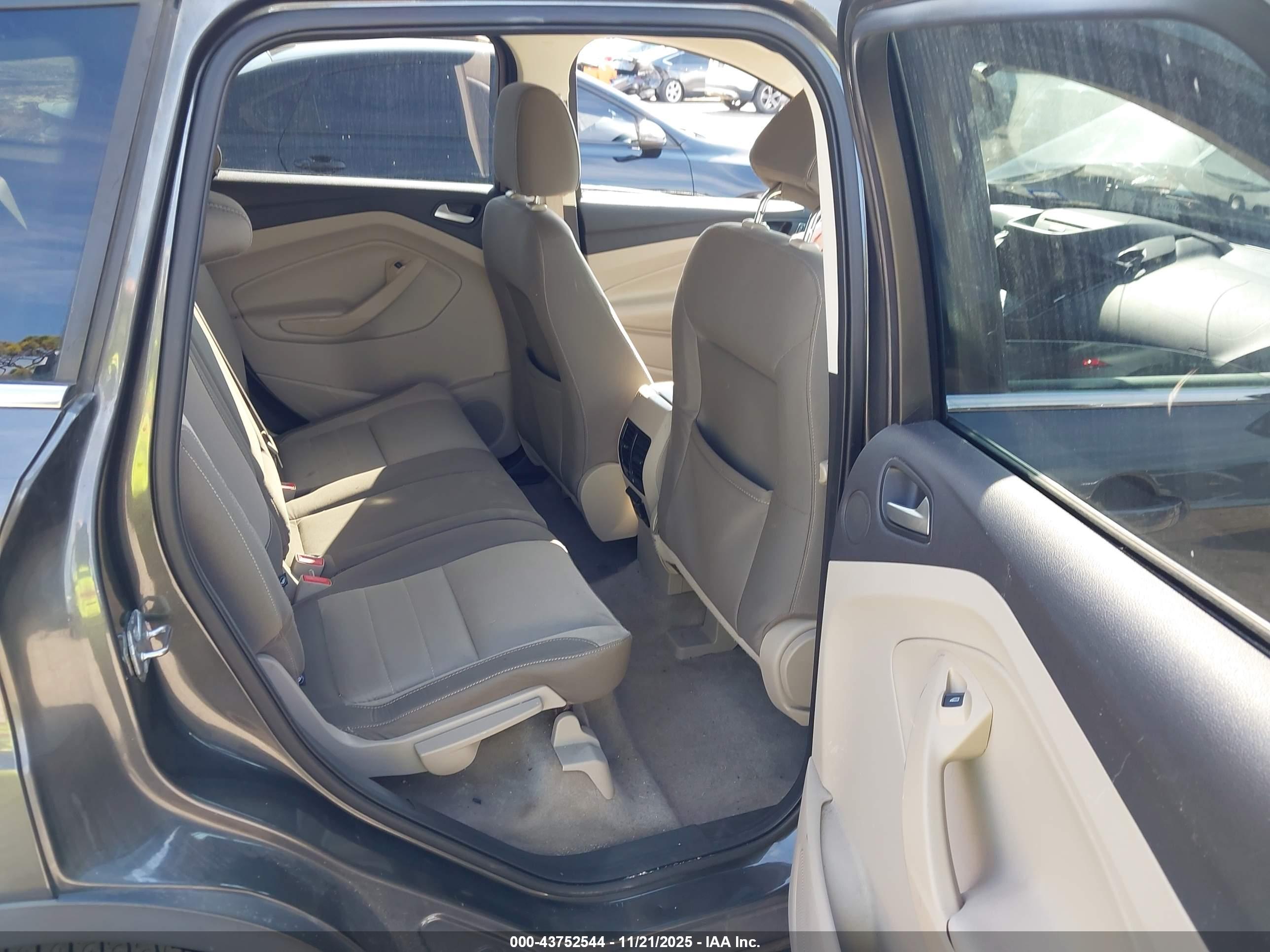 FORD ESCAPE image 8