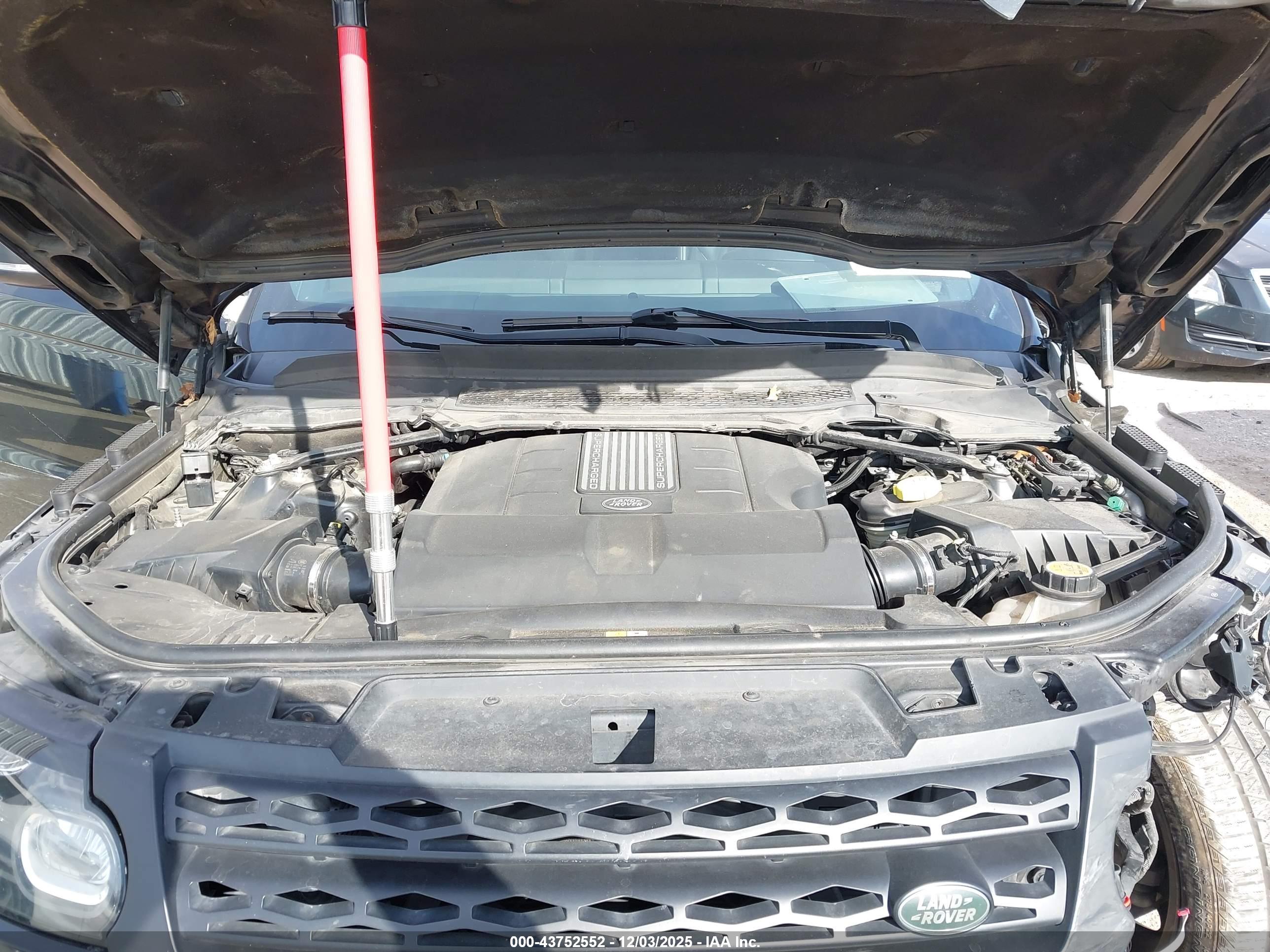 LAND ROVER image 10