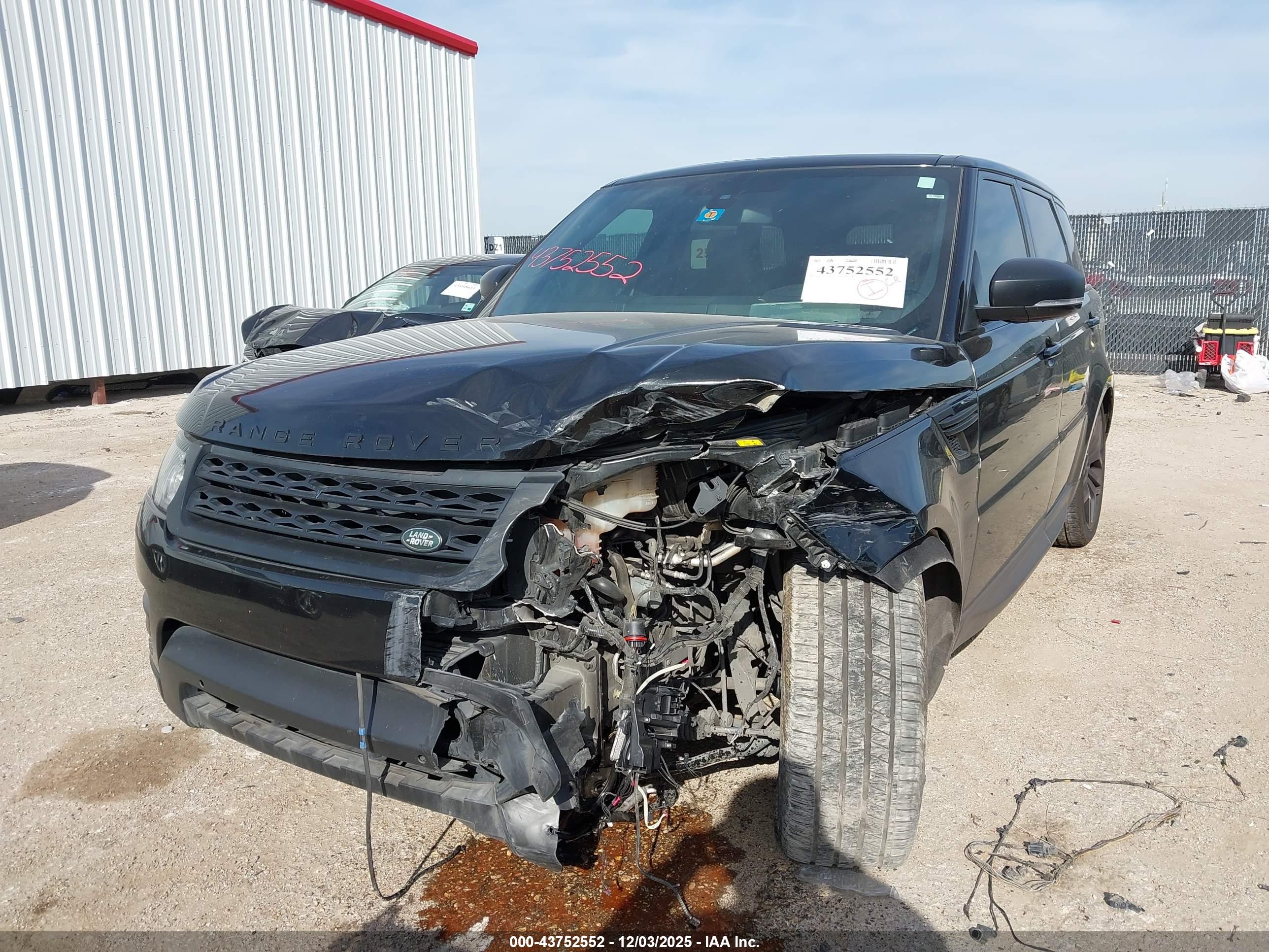 LAND ROVER image 2