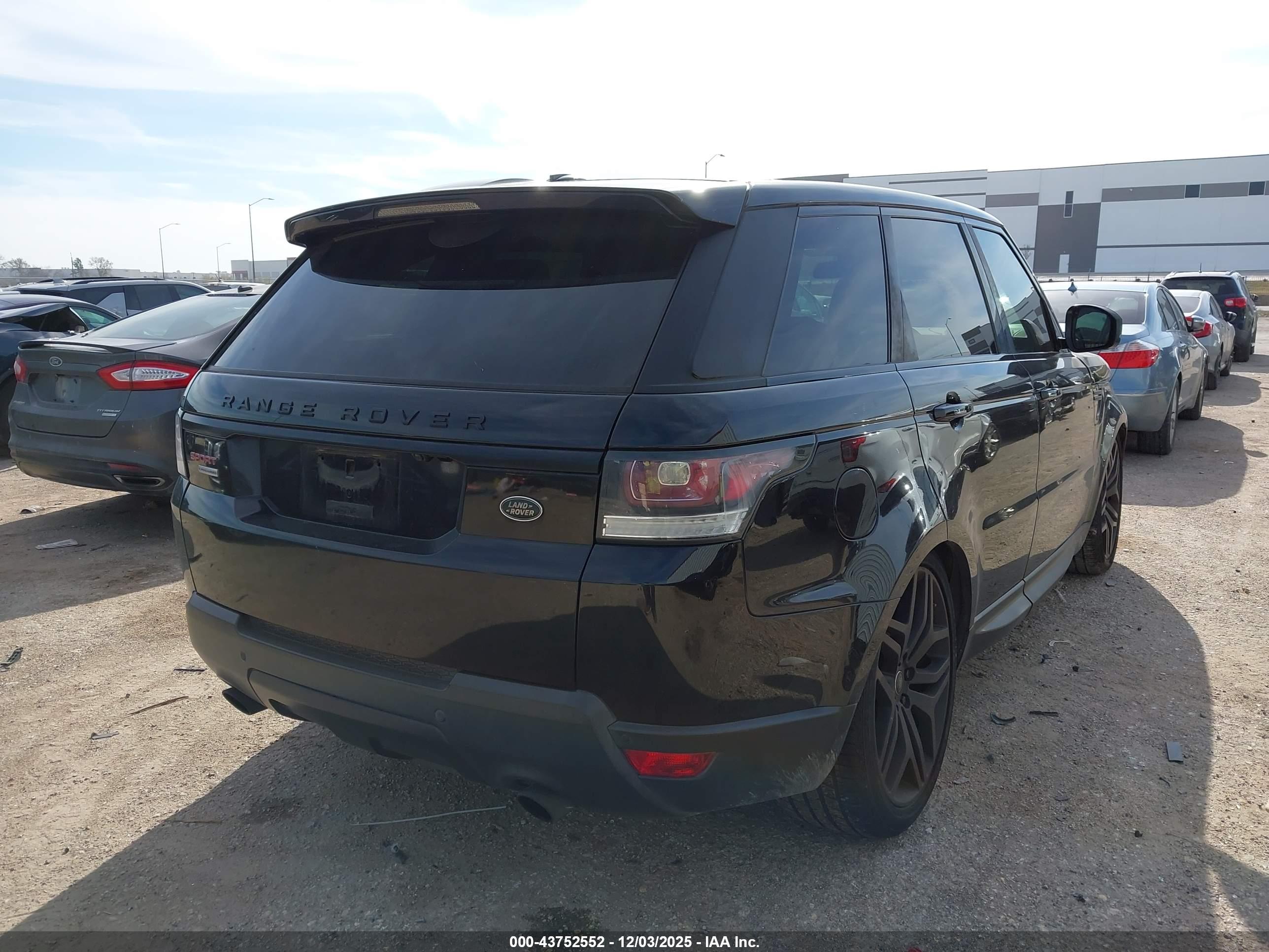 LAND ROVER image 4