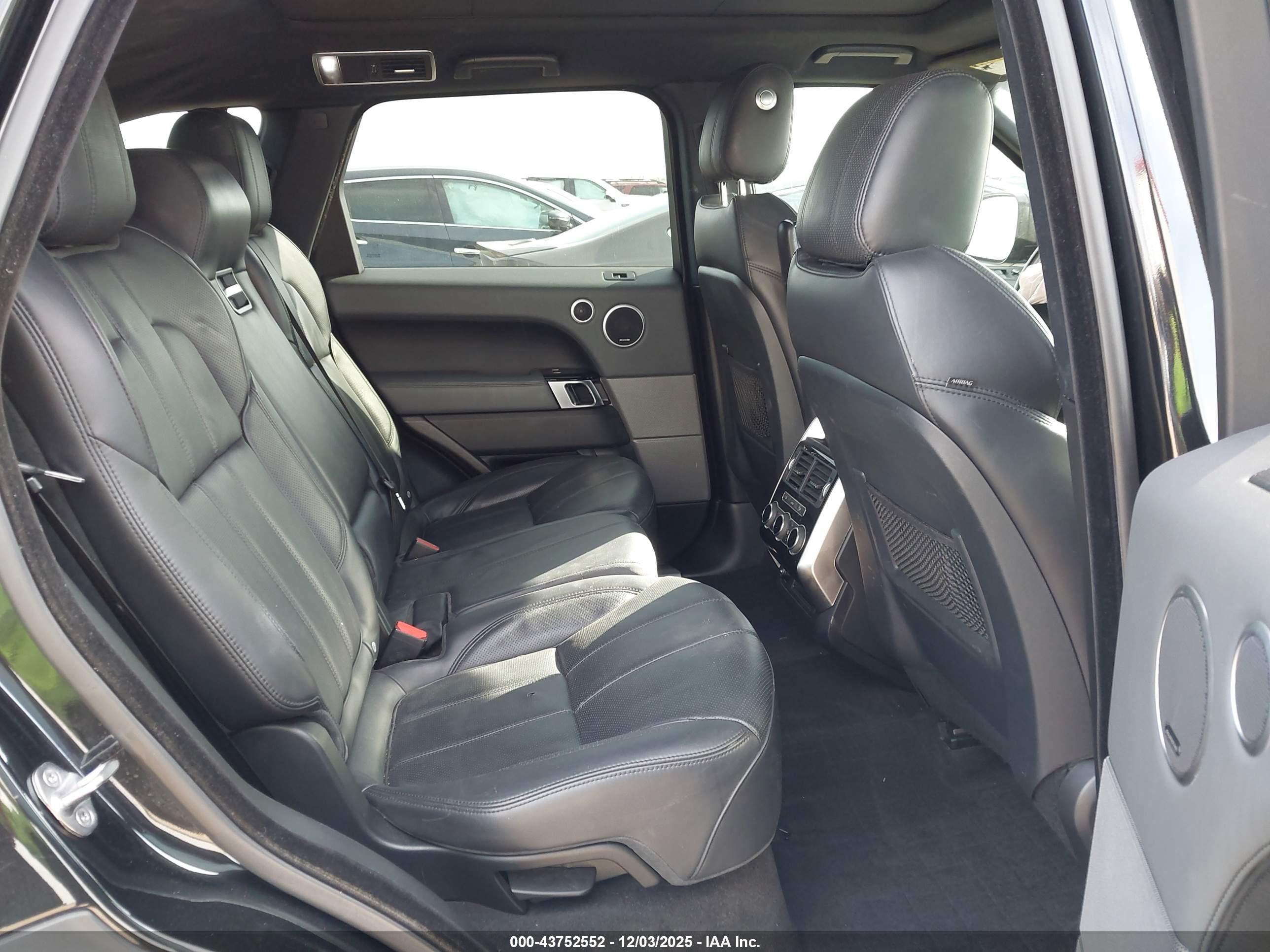 LAND ROVER image 8