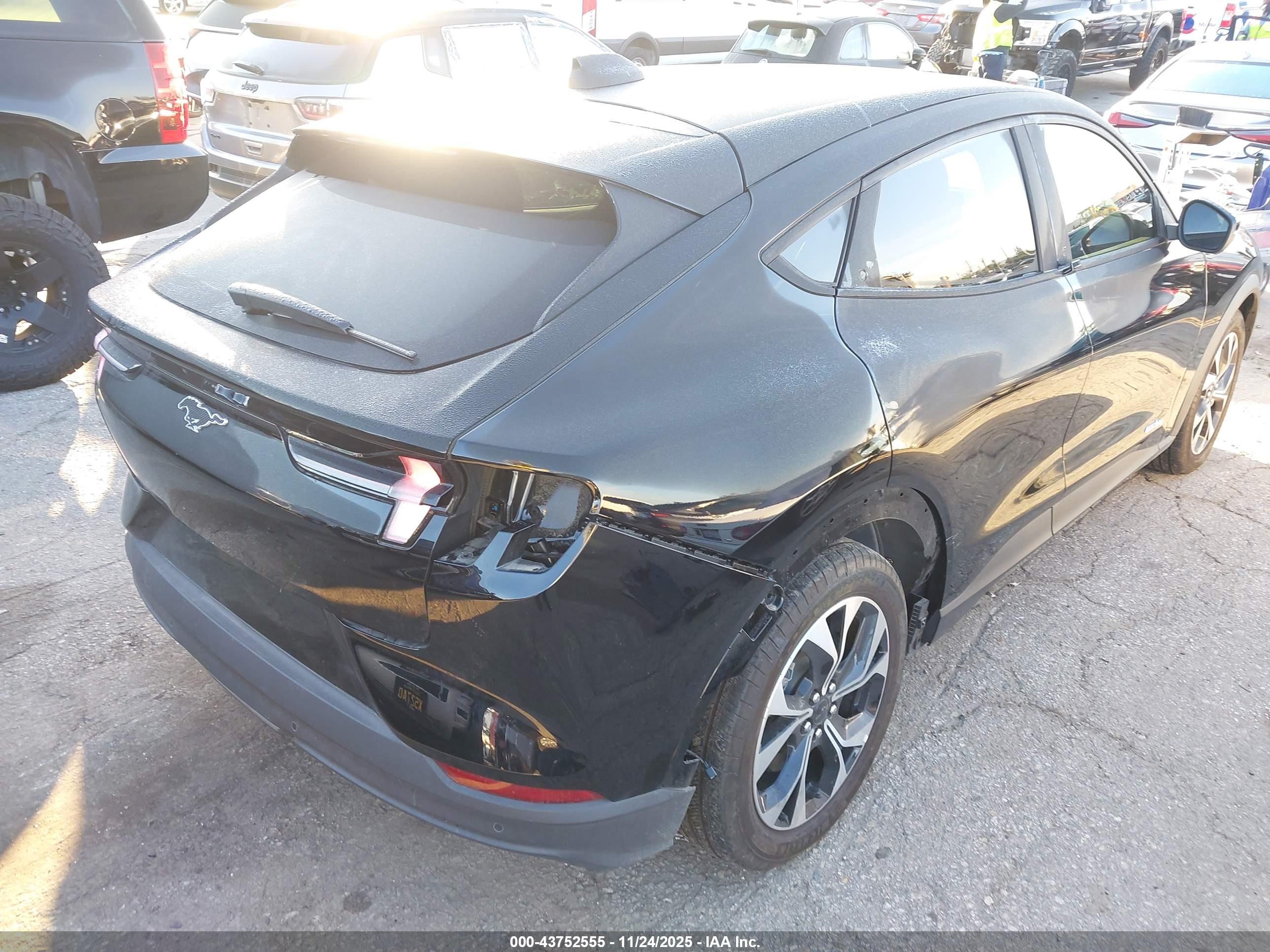 FORD MUSTANG image 4