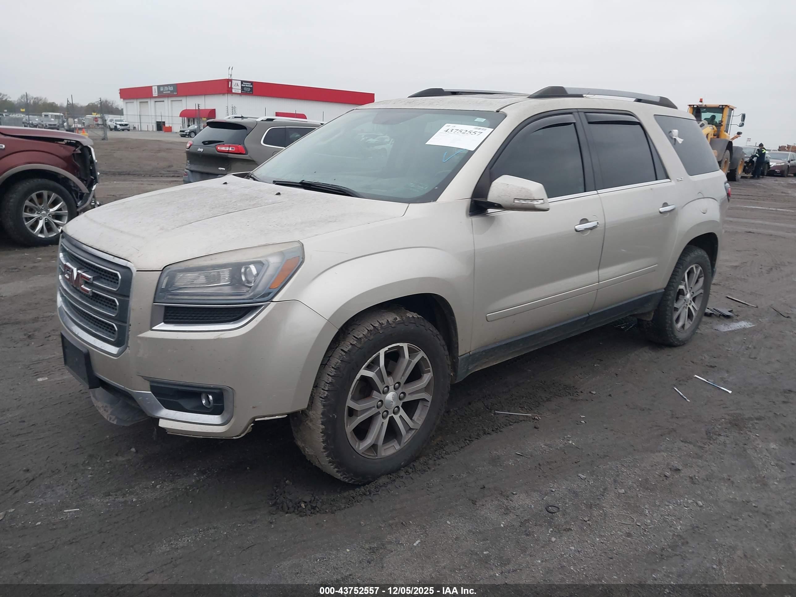 GMC ACADIA image 2