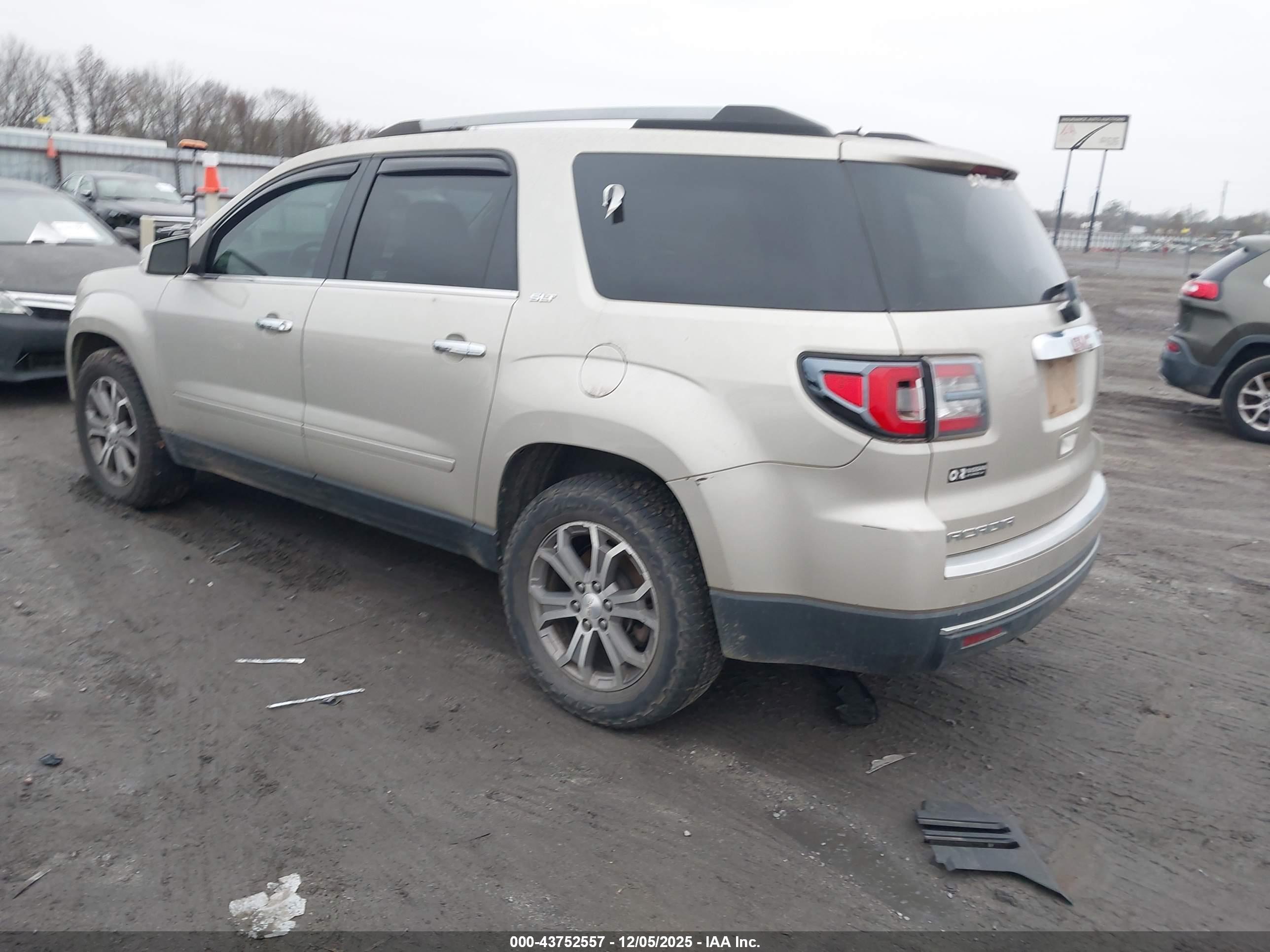 GMC ACADIA image 3
