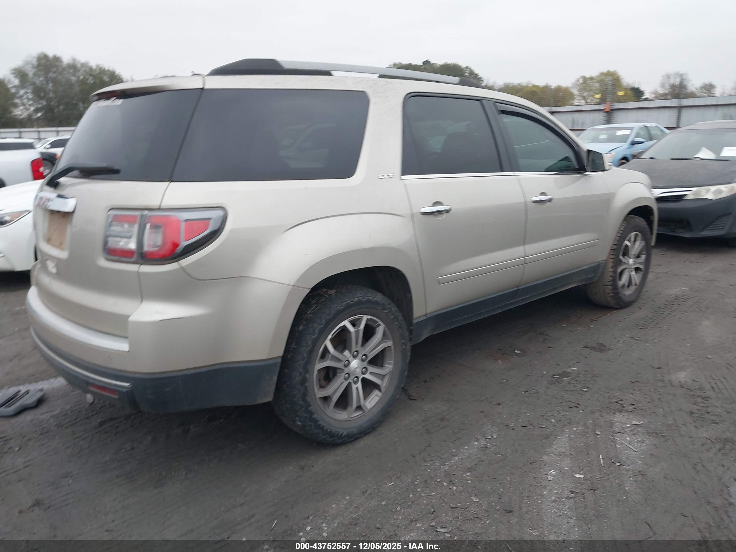 GMC ACADIA image 4