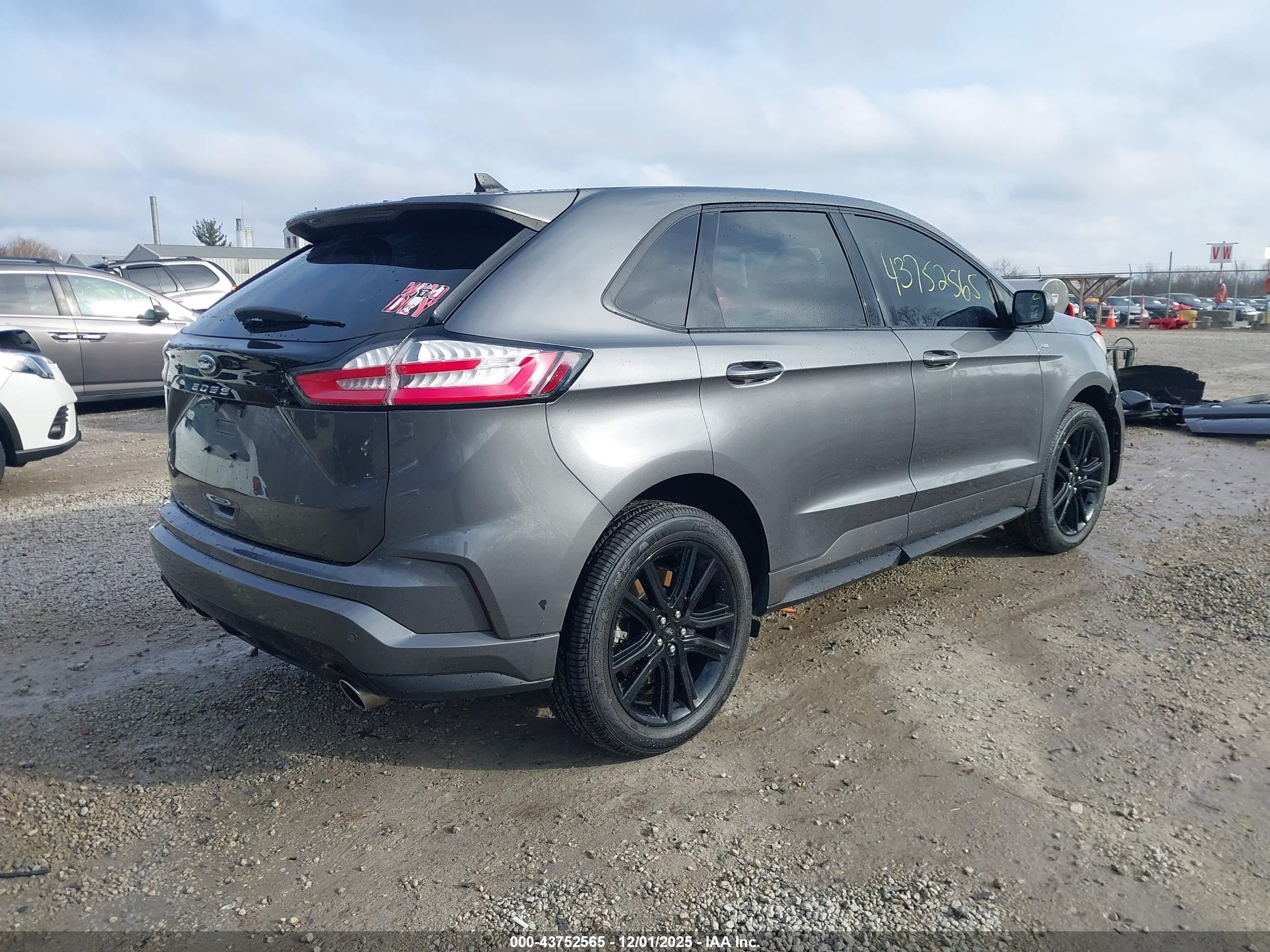 FORD EDGE image 4
