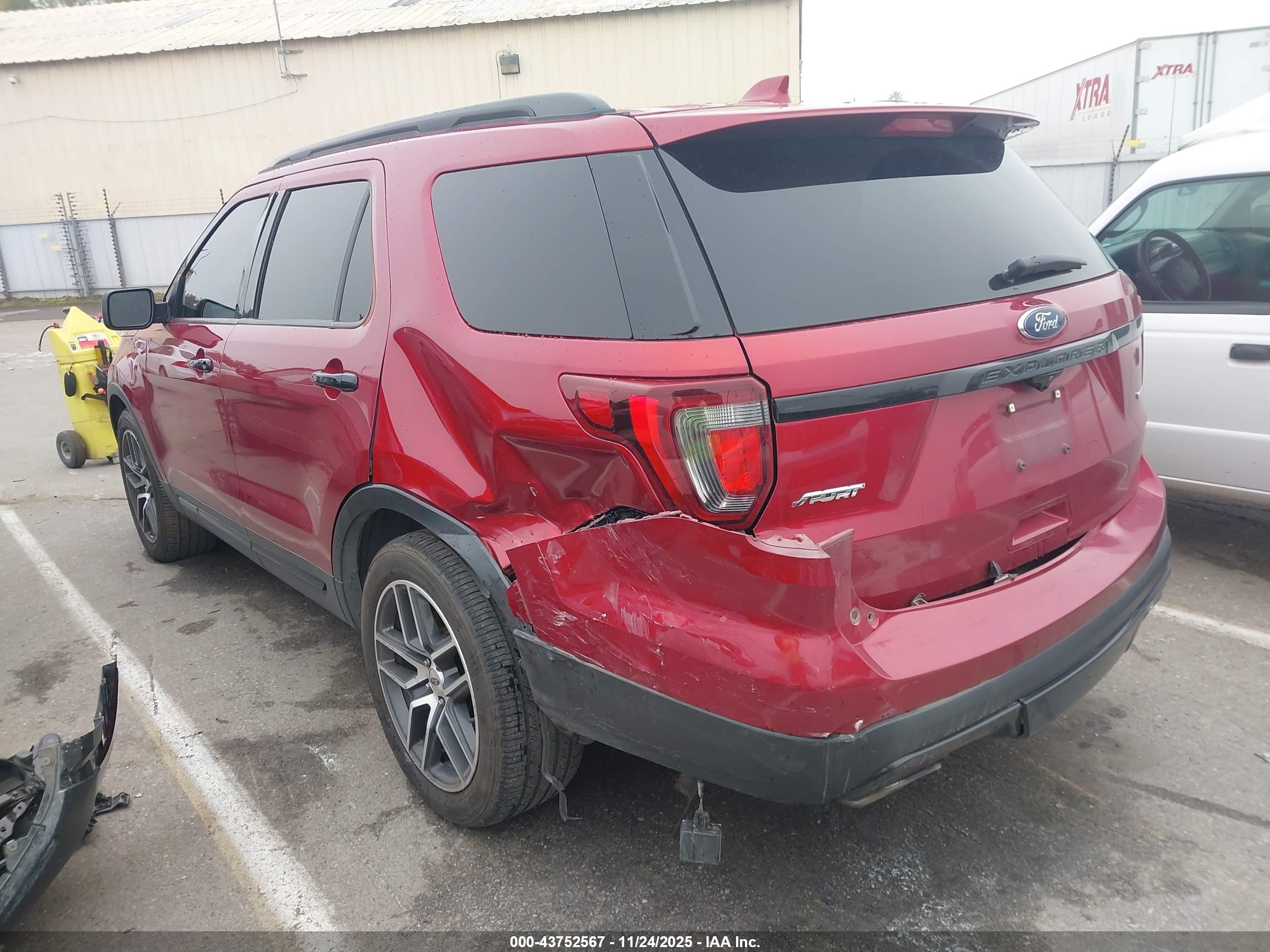 FORD EXPLORER image 3