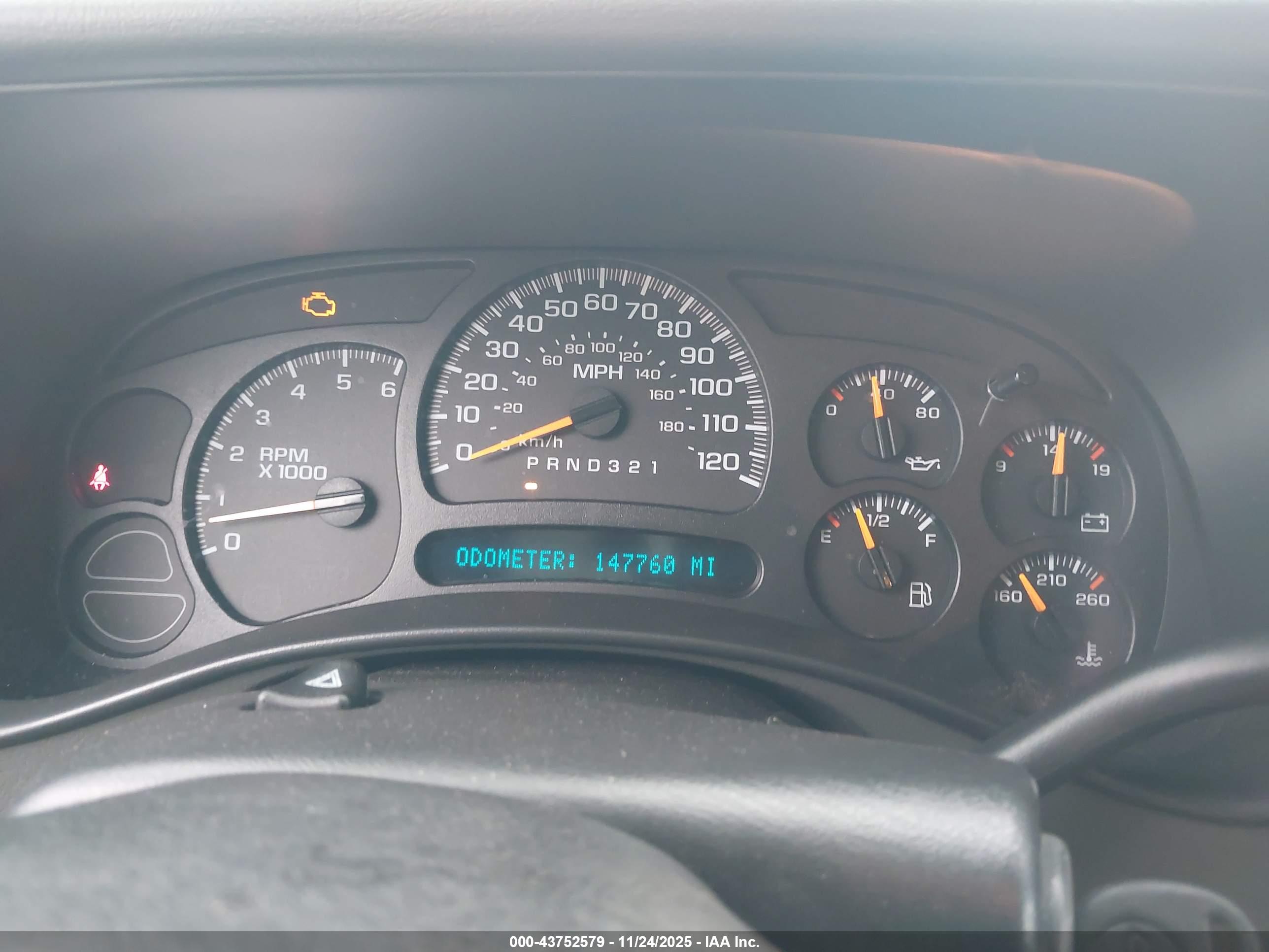 CHEVROLET SILVERADO image 7