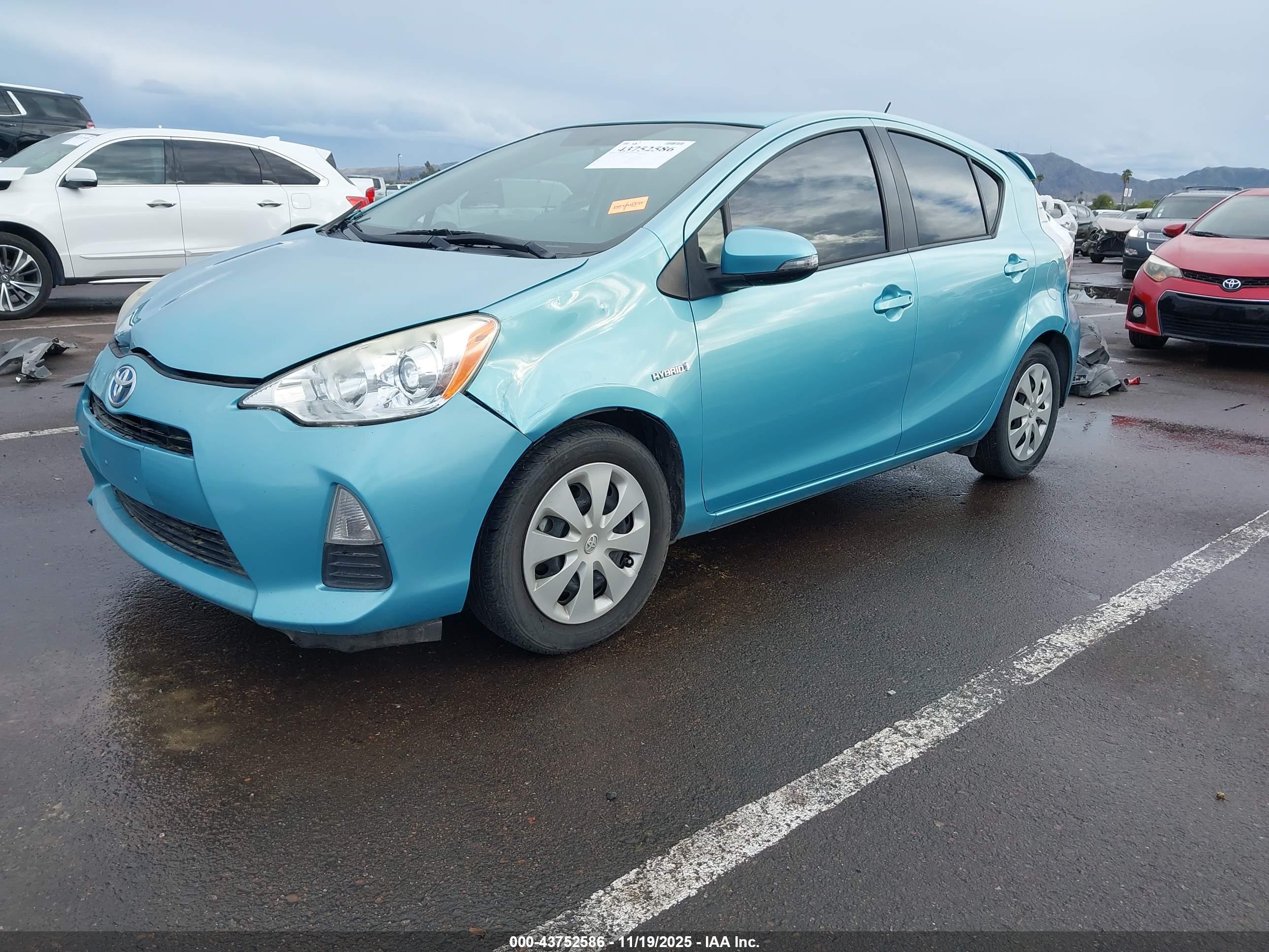 TOYOTA PRIUS image 2