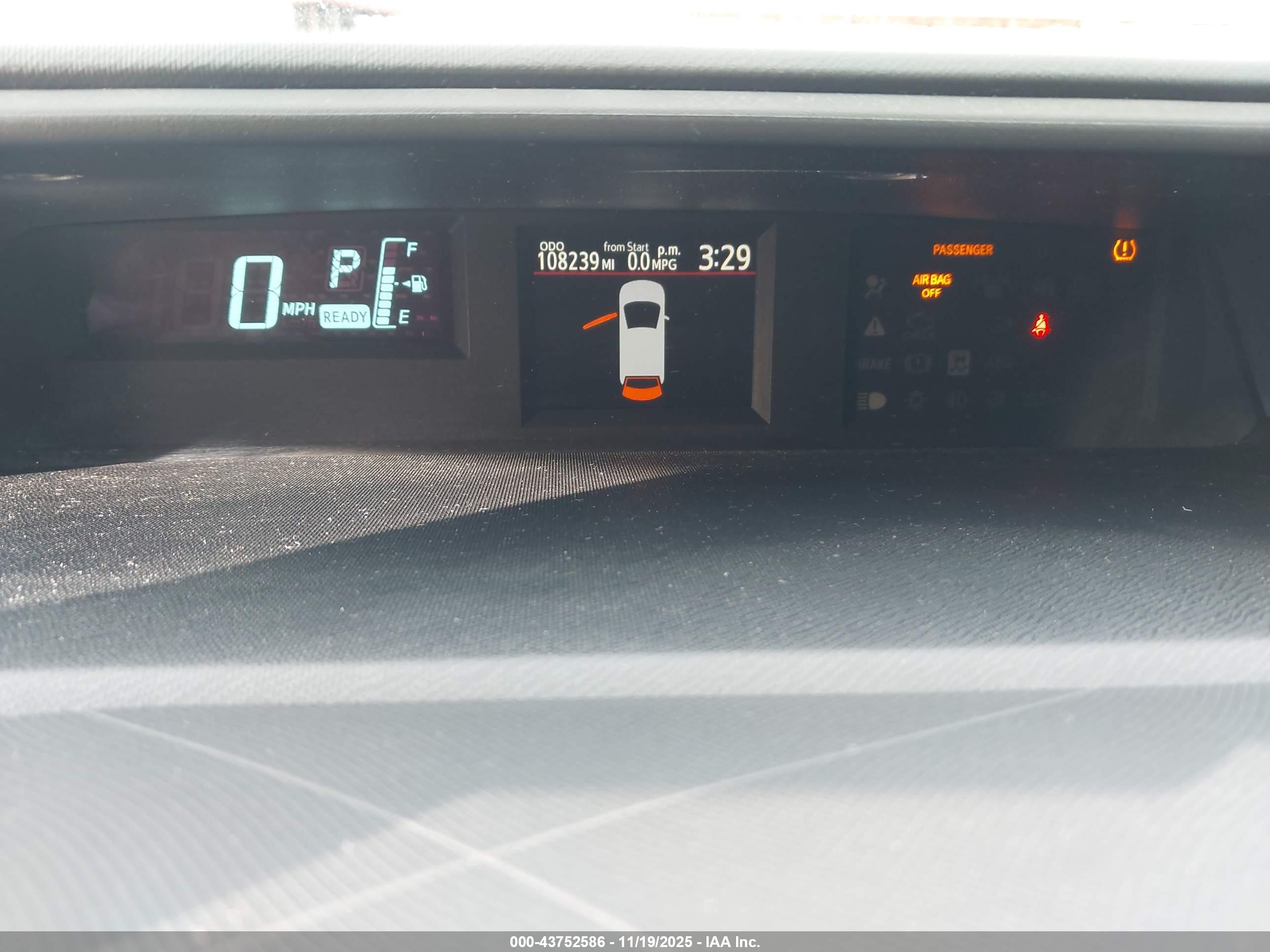 TOYOTA PRIUS image 7