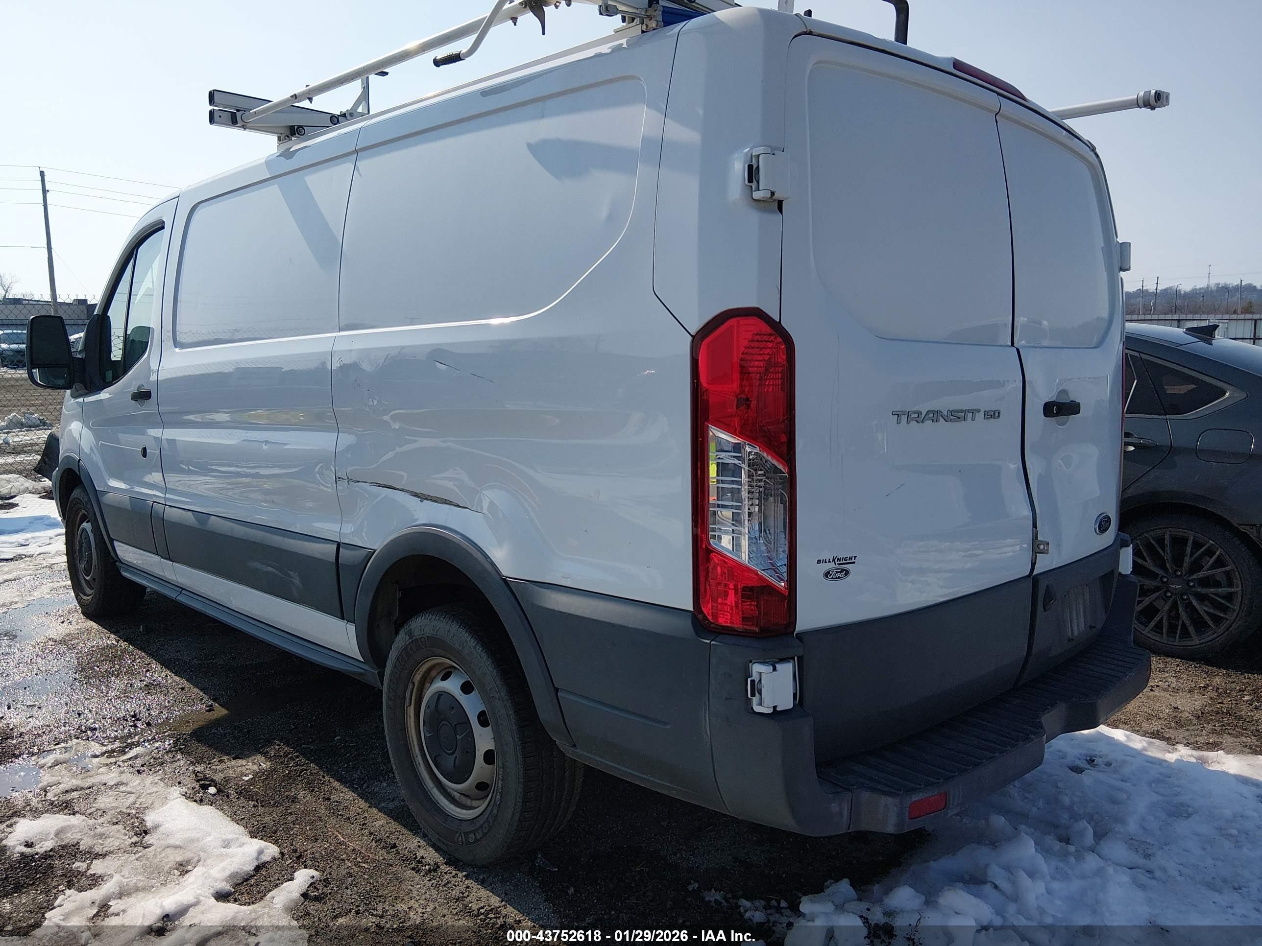 FORD TRANSIT-150 image 3