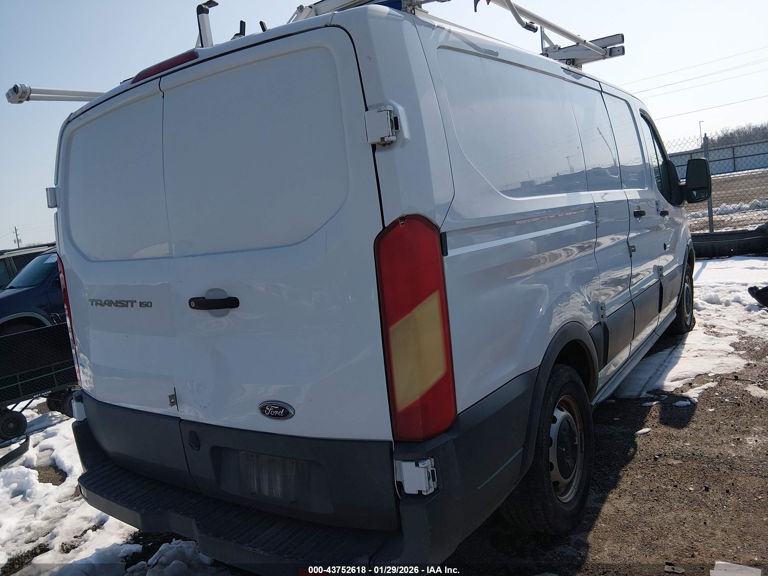 FORD TRANSIT-150 image 4