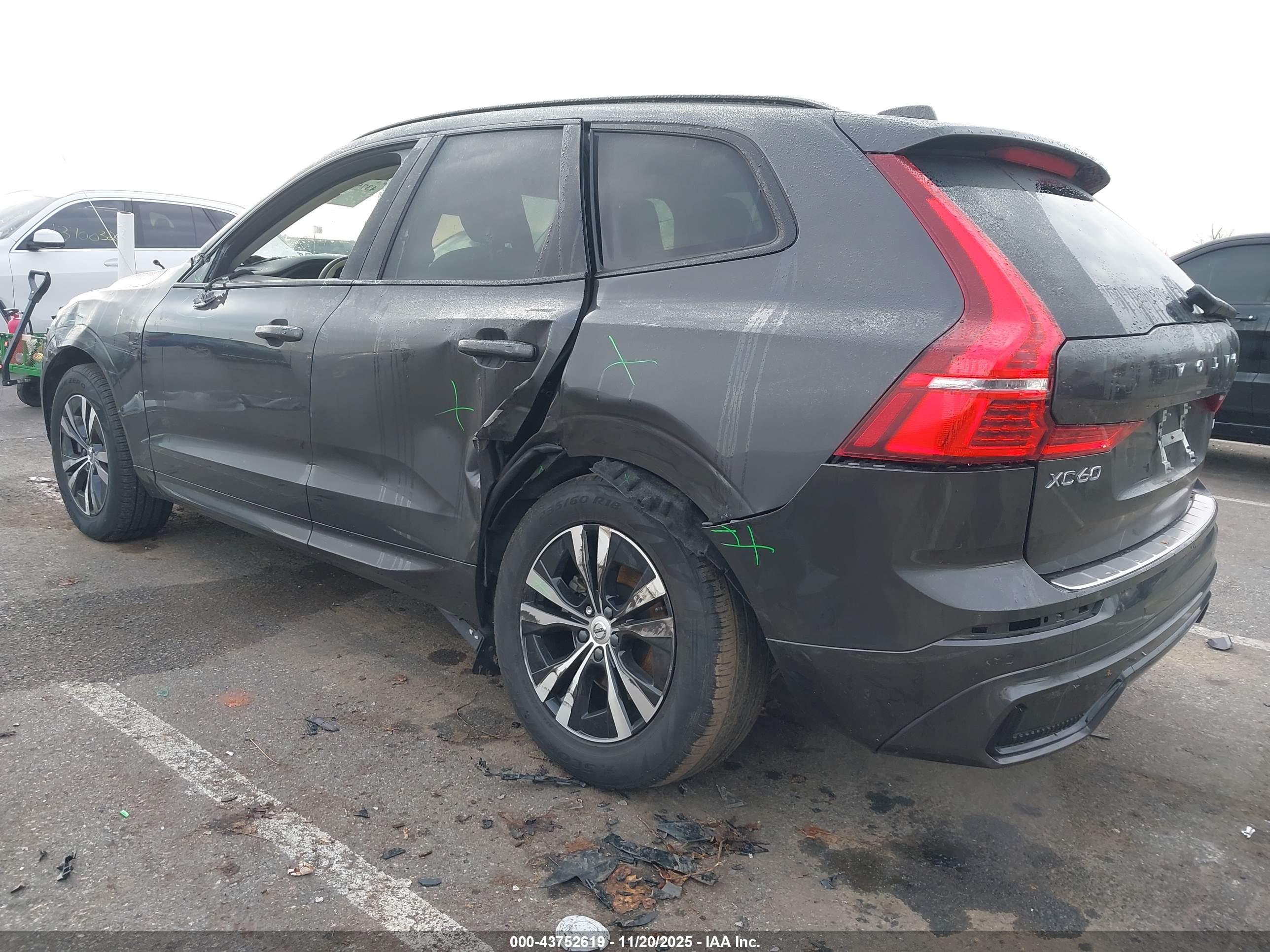 VOLVO XC60 image 3