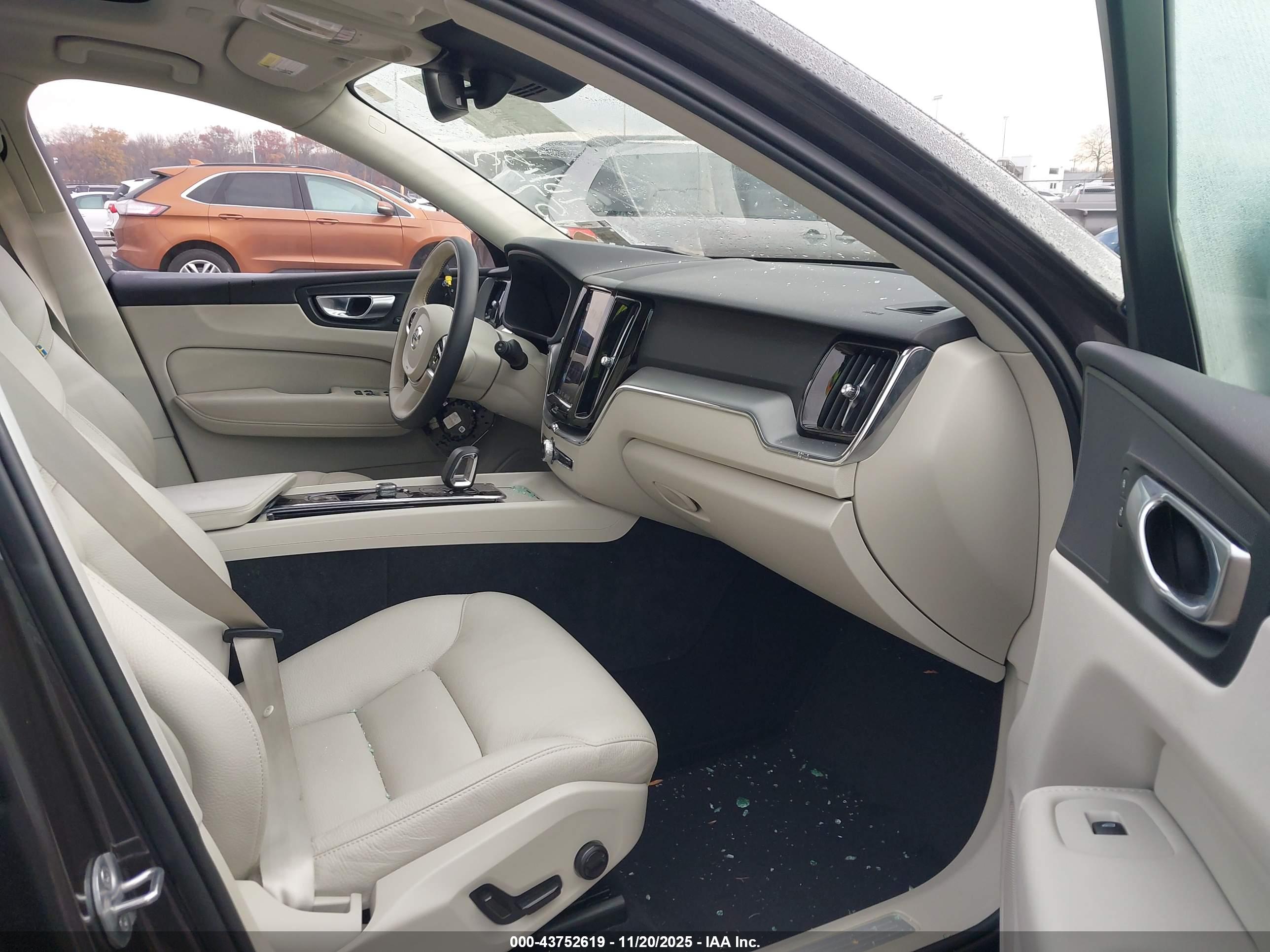 VOLVO XC60 image 5