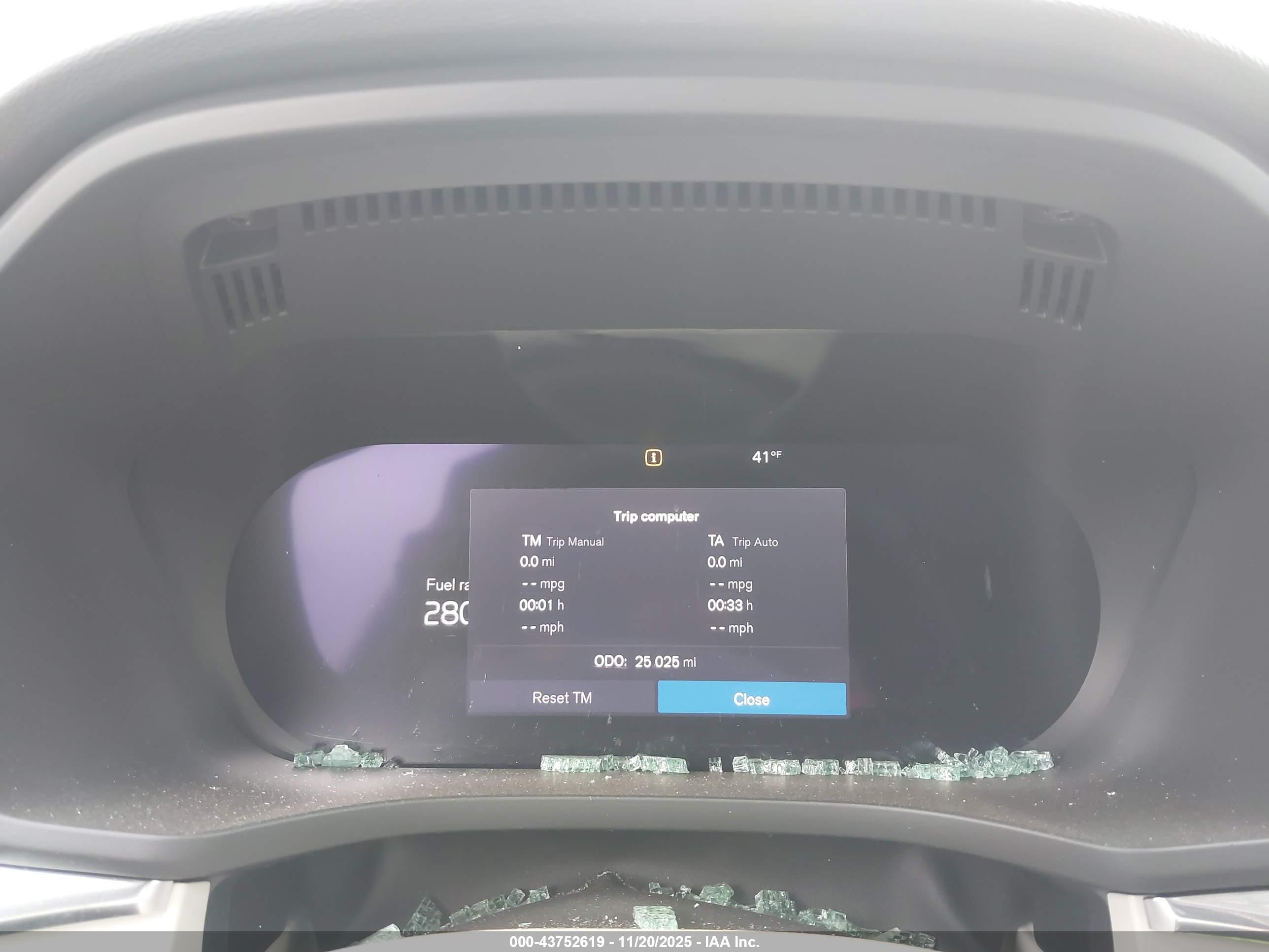 VOLVO XC60 image 7