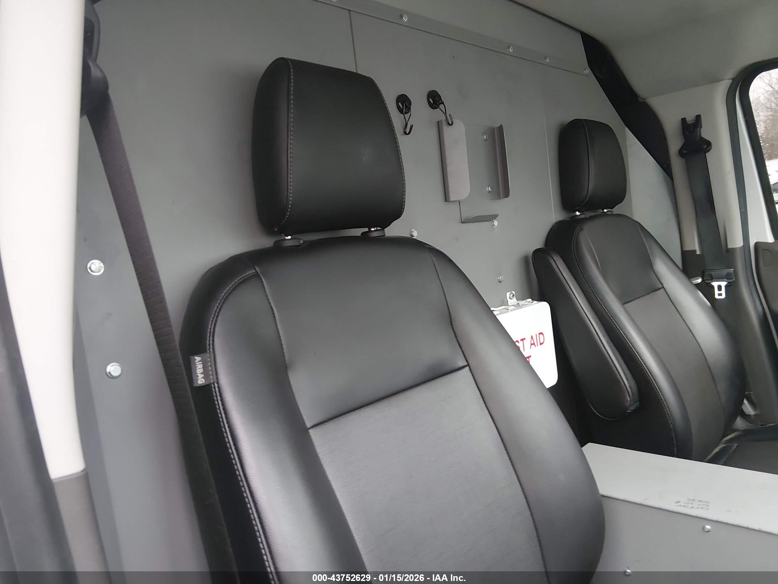 FORD TRANSIT-250 image 8