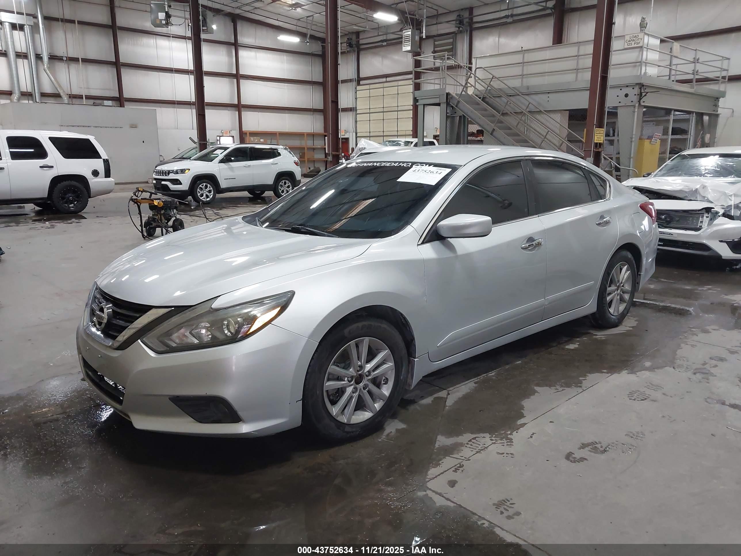 NISSAN ALTIMA image 2