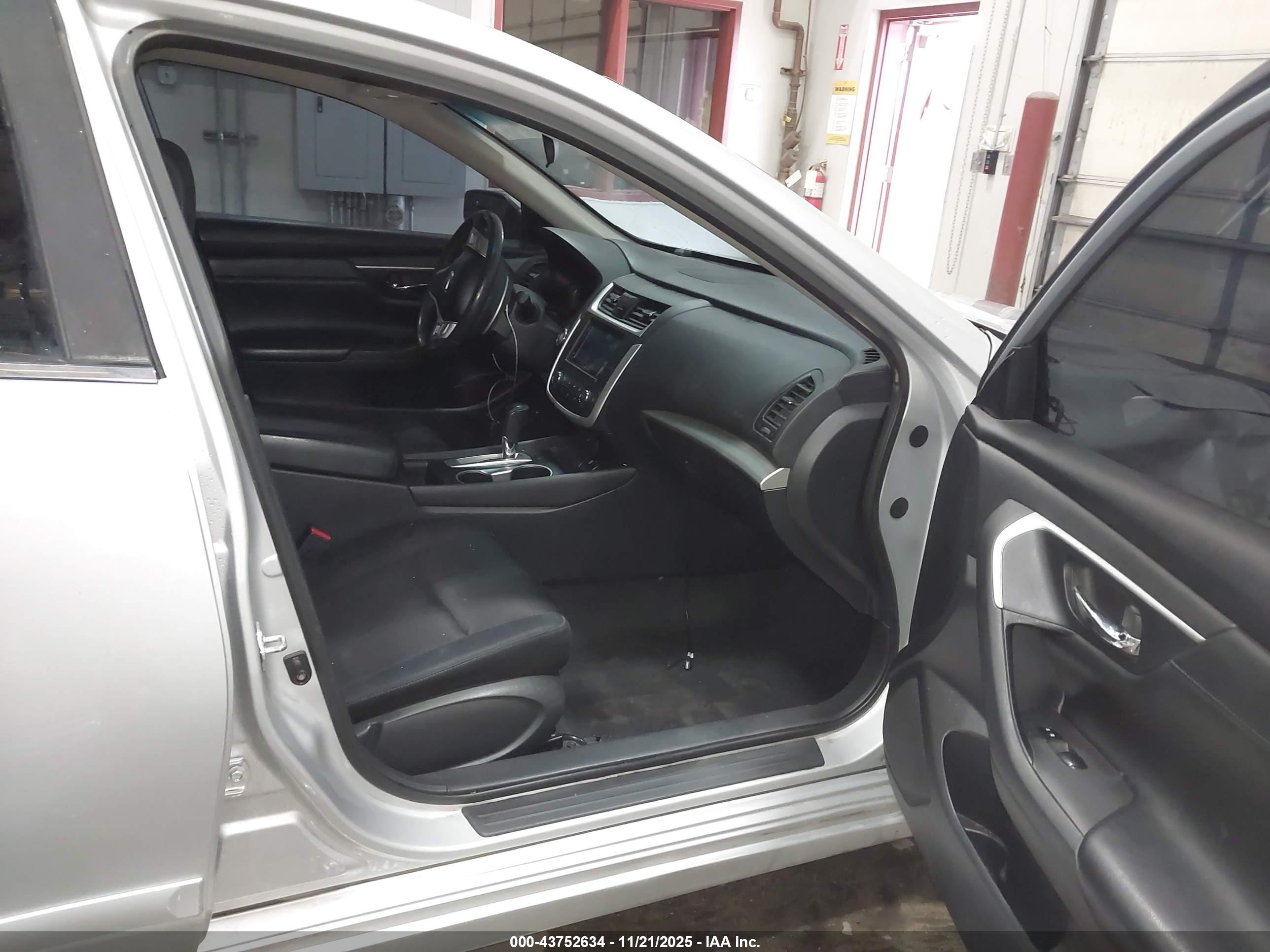 NISSAN ALTIMA image 5