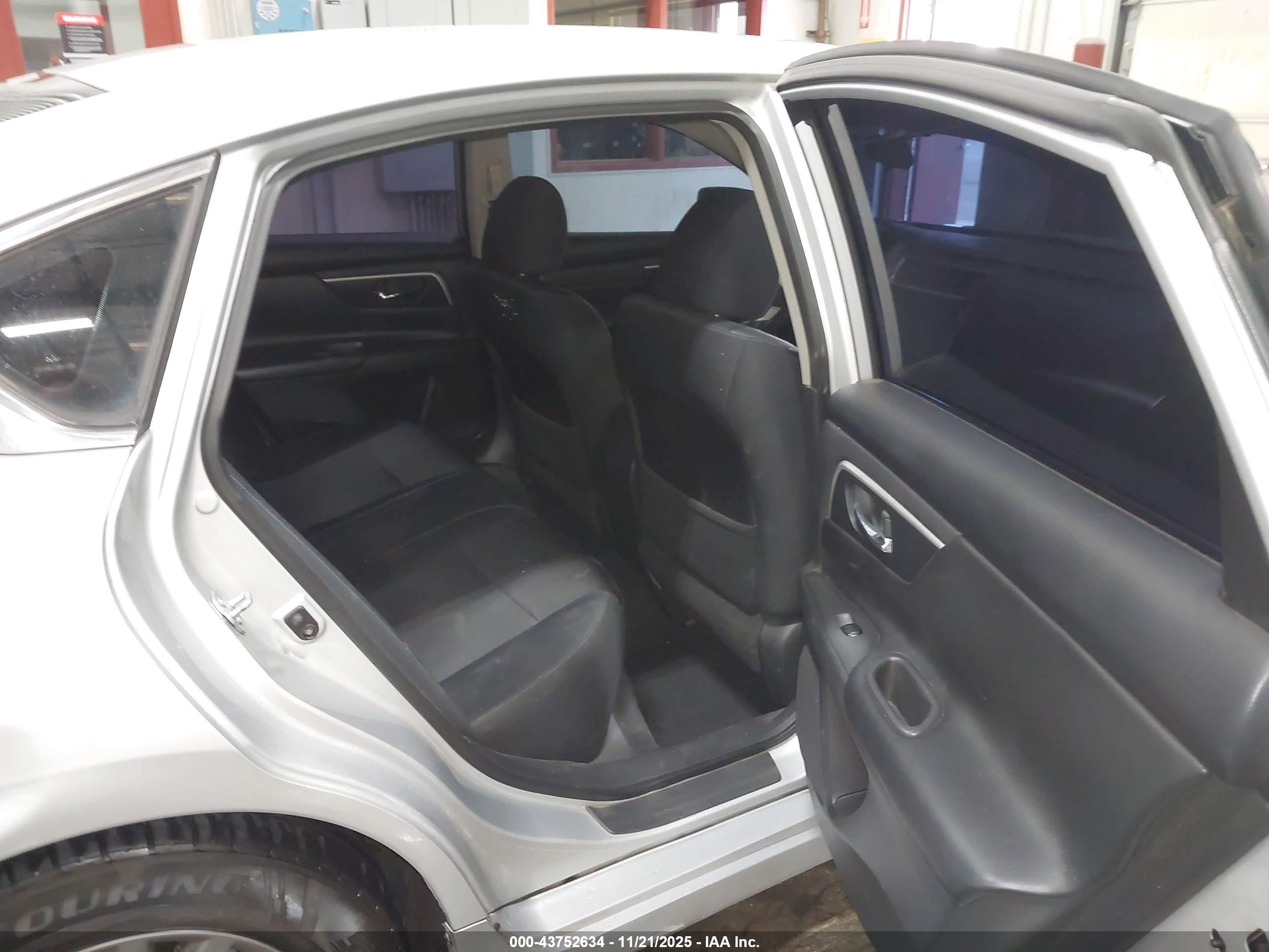 NISSAN ALTIMA image 8