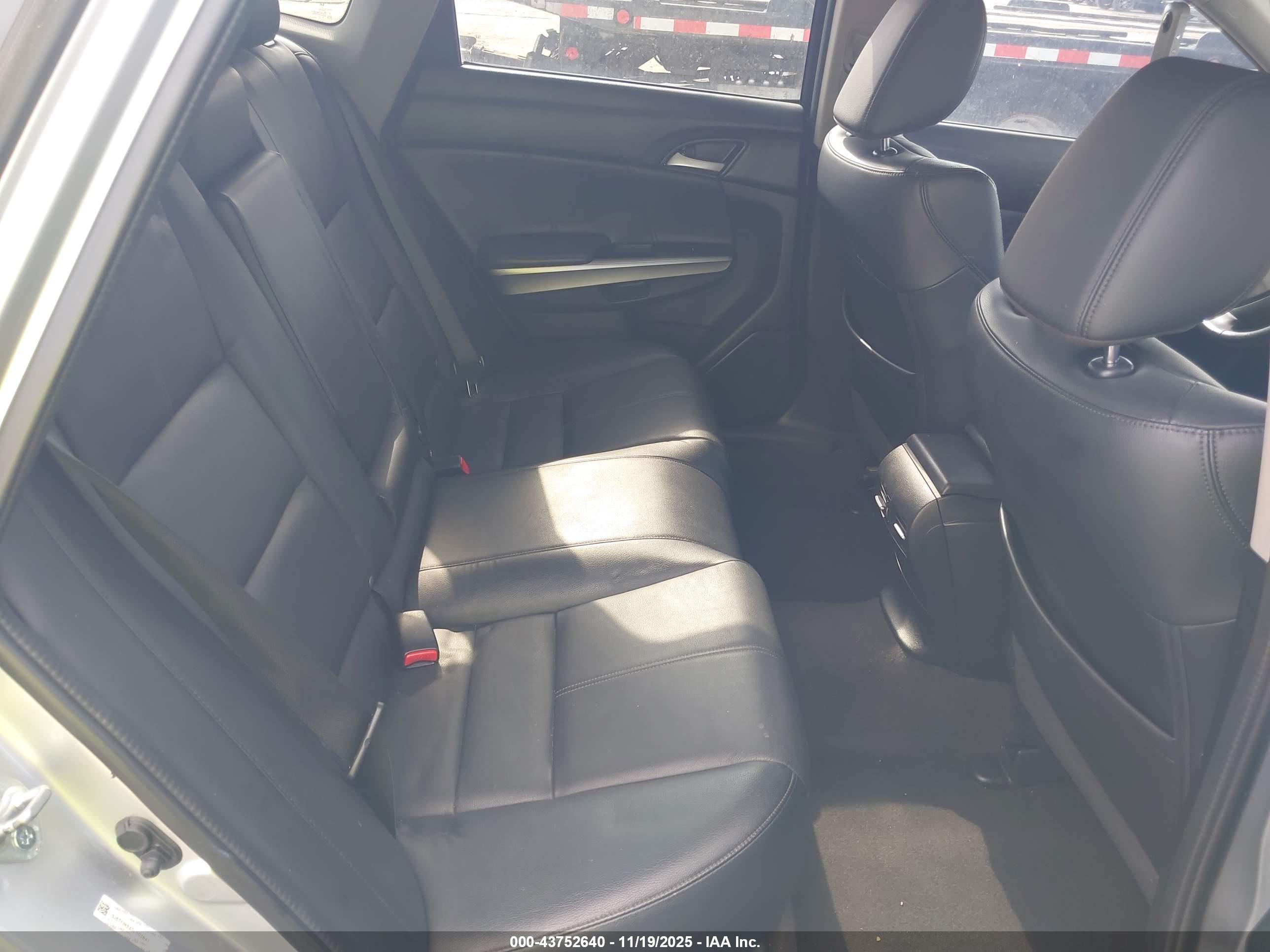HONDA CROSSTOUR image 8