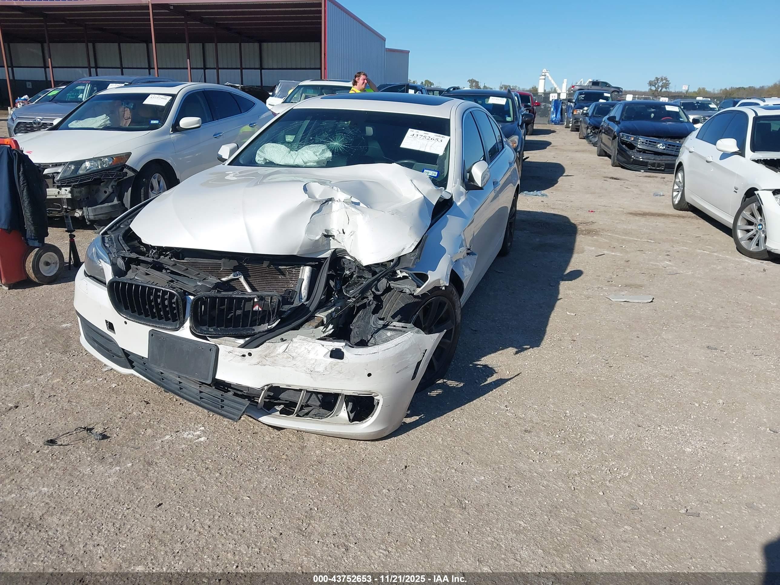 BMW 528I image 2