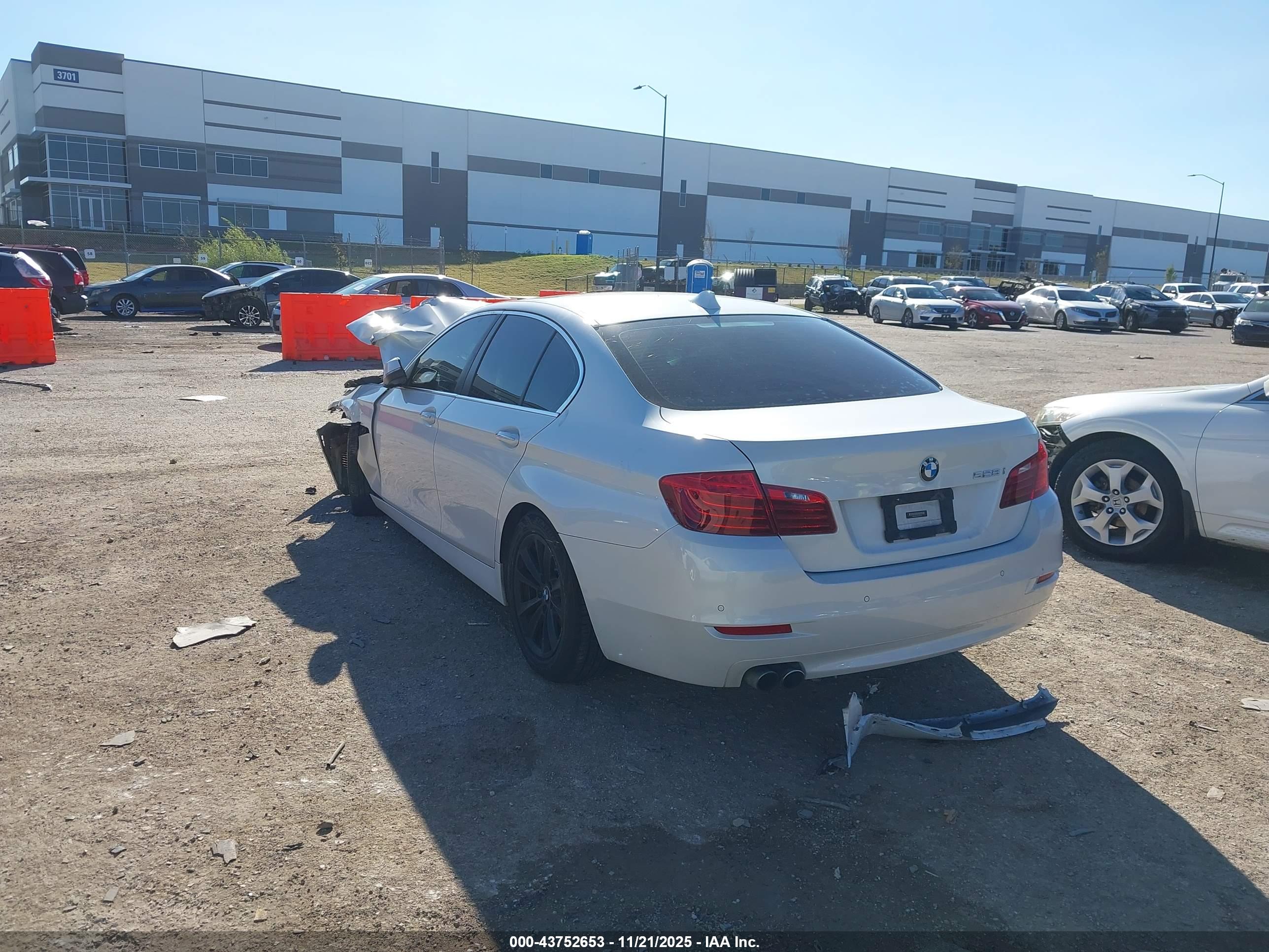 BMW 528I image 3