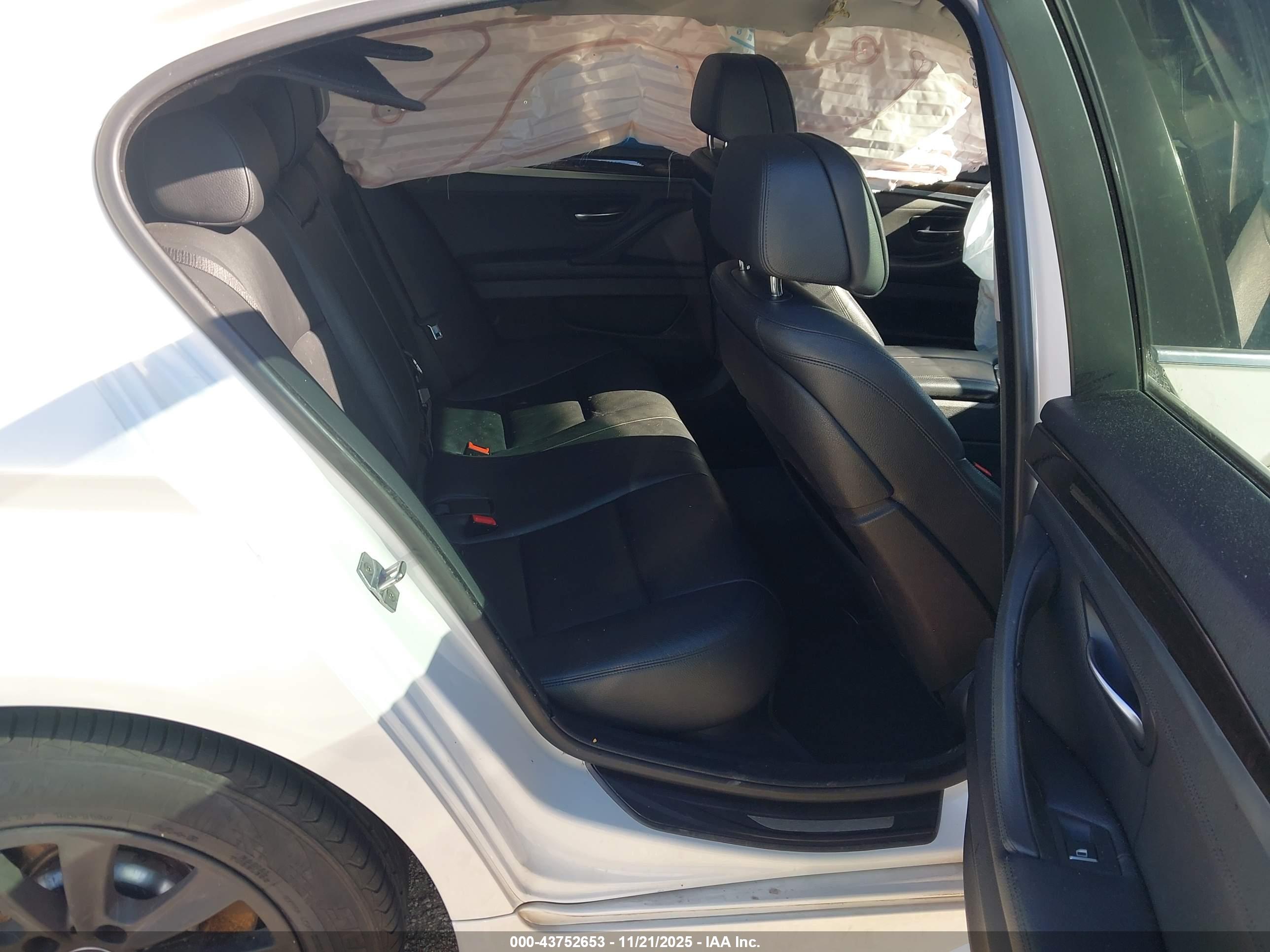 BMW 528I image 8