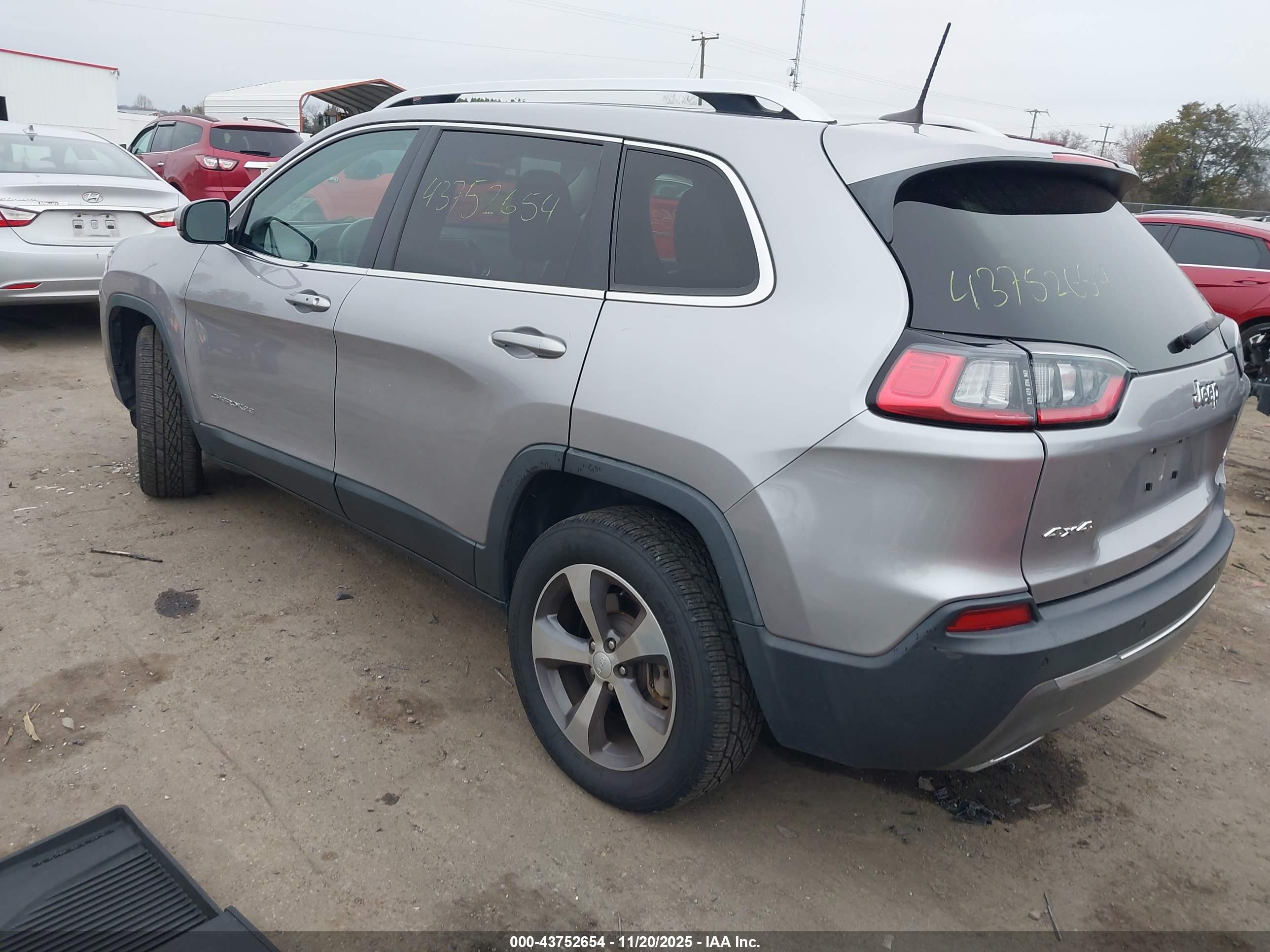 JEEP CHEROKEE image 3