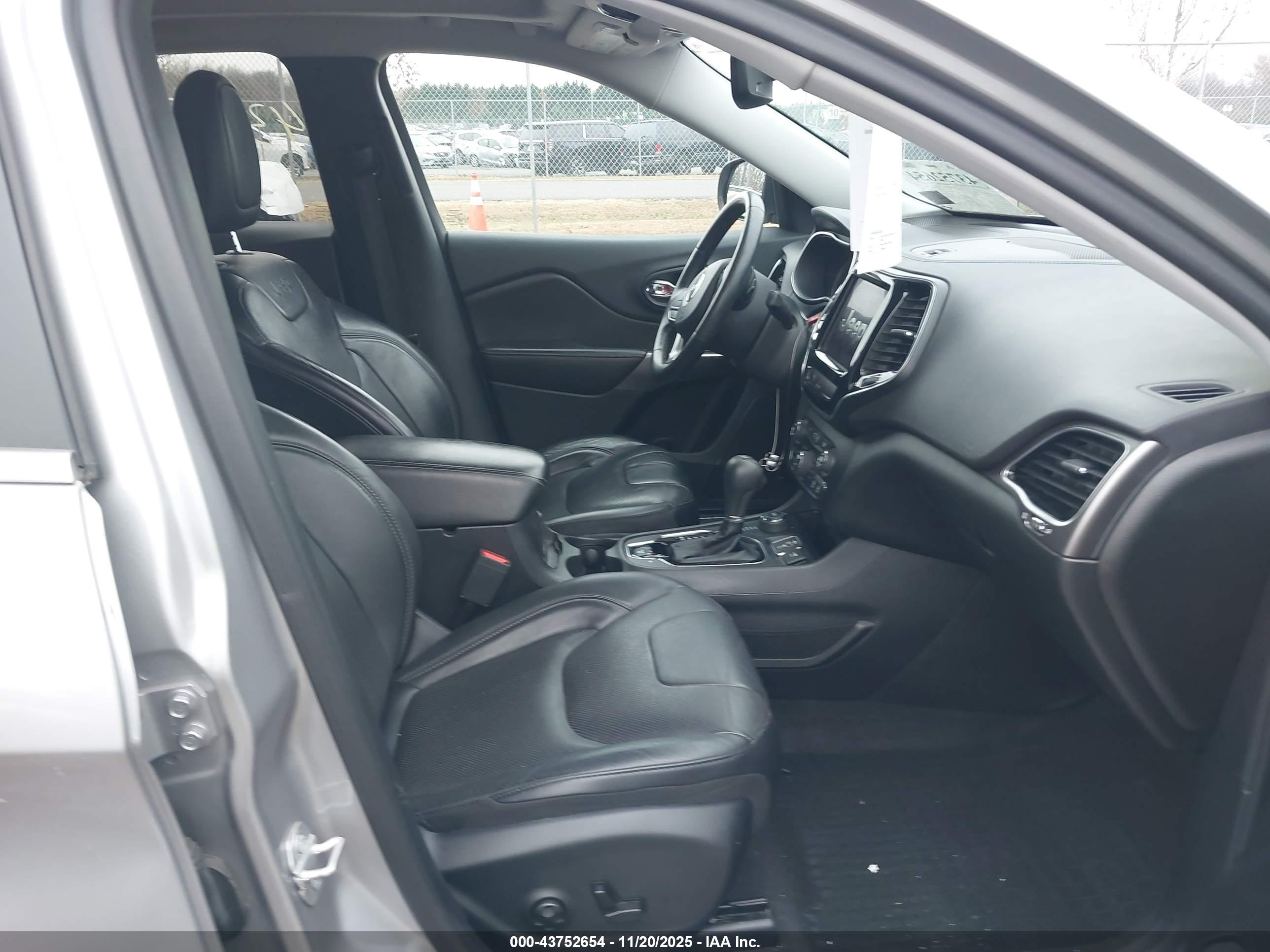 JEEP CHEROKEE image 5
