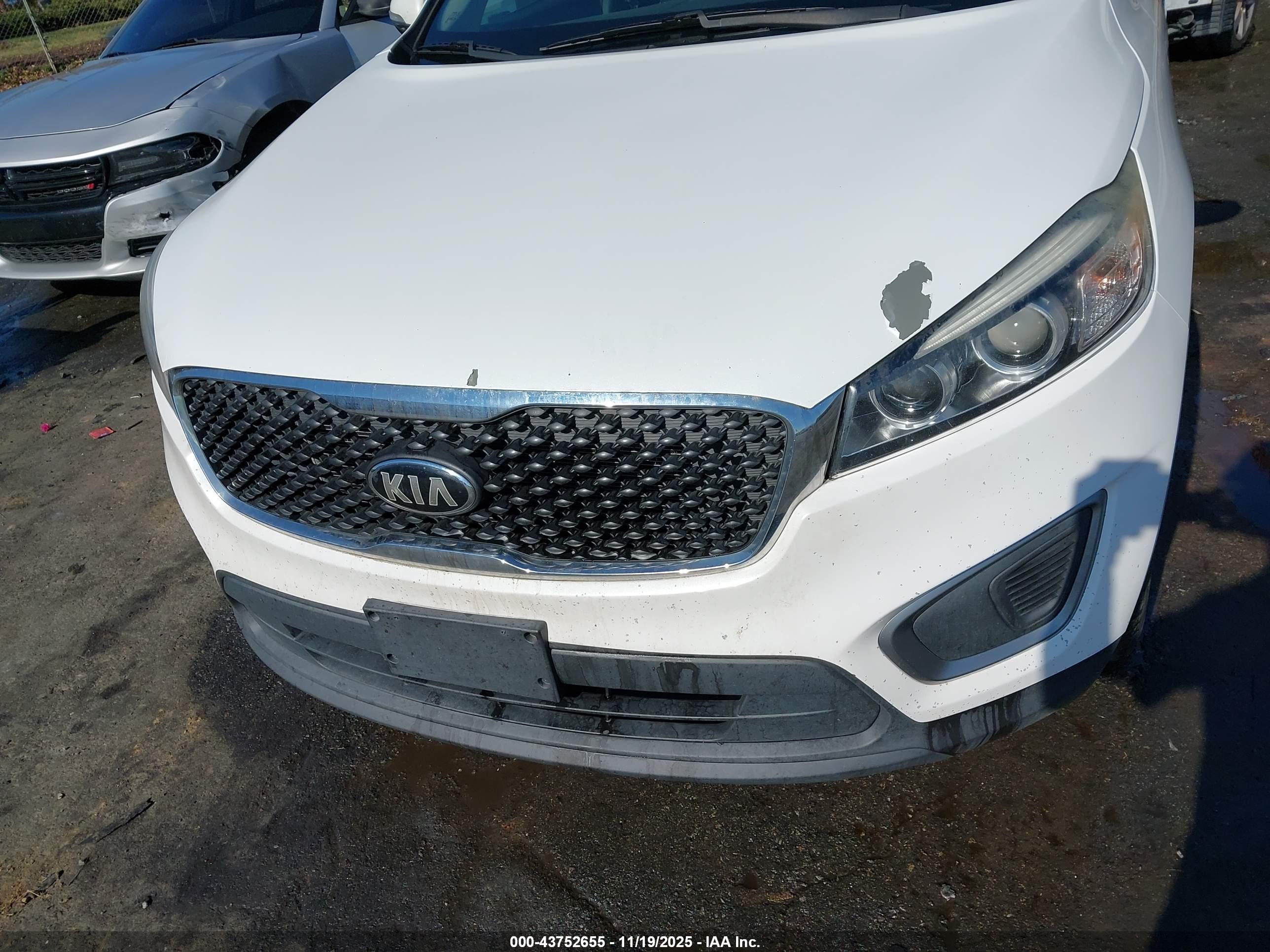 KIA SORENTO image 6