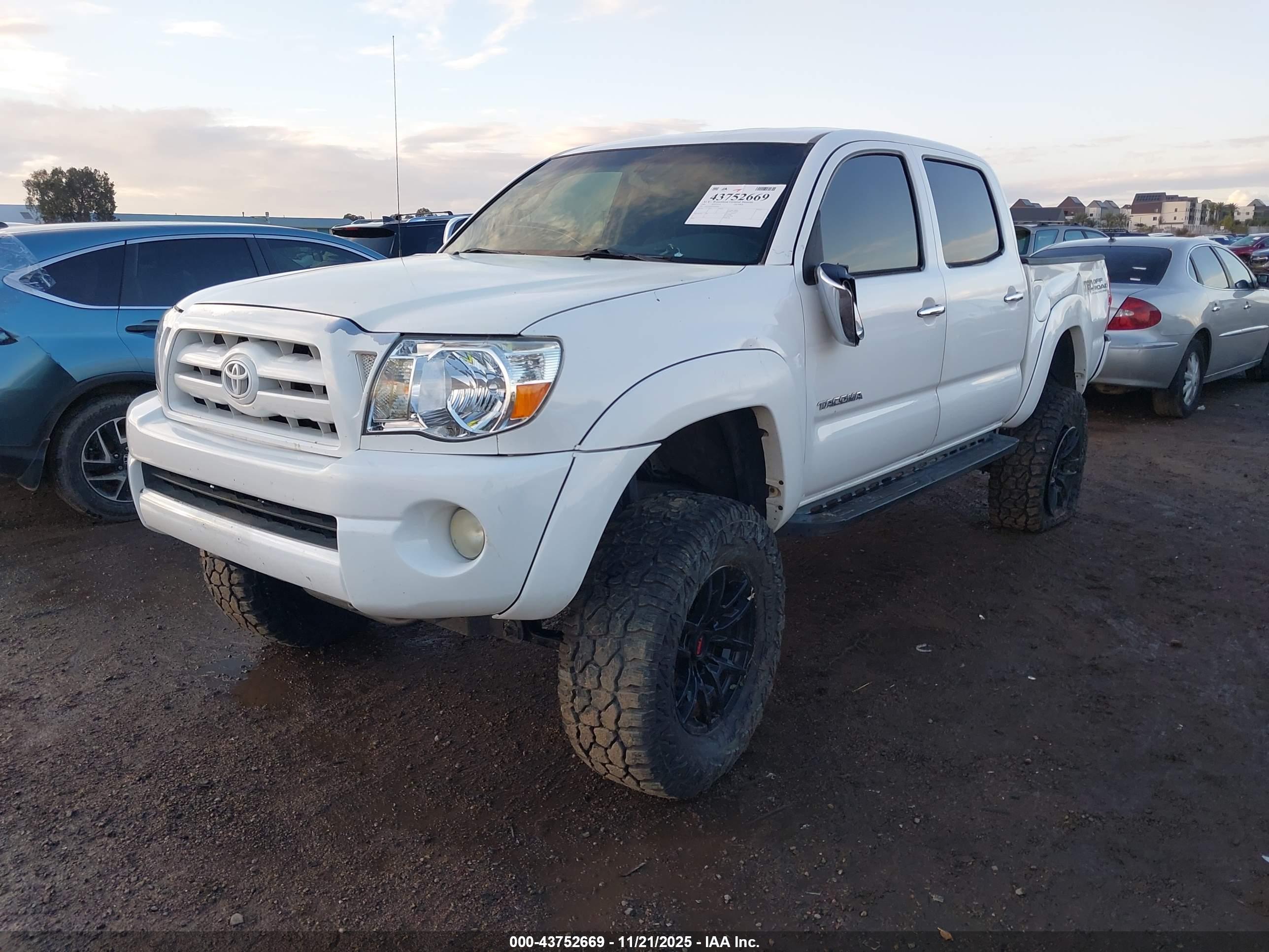 TOYOTA TACOMA image 2