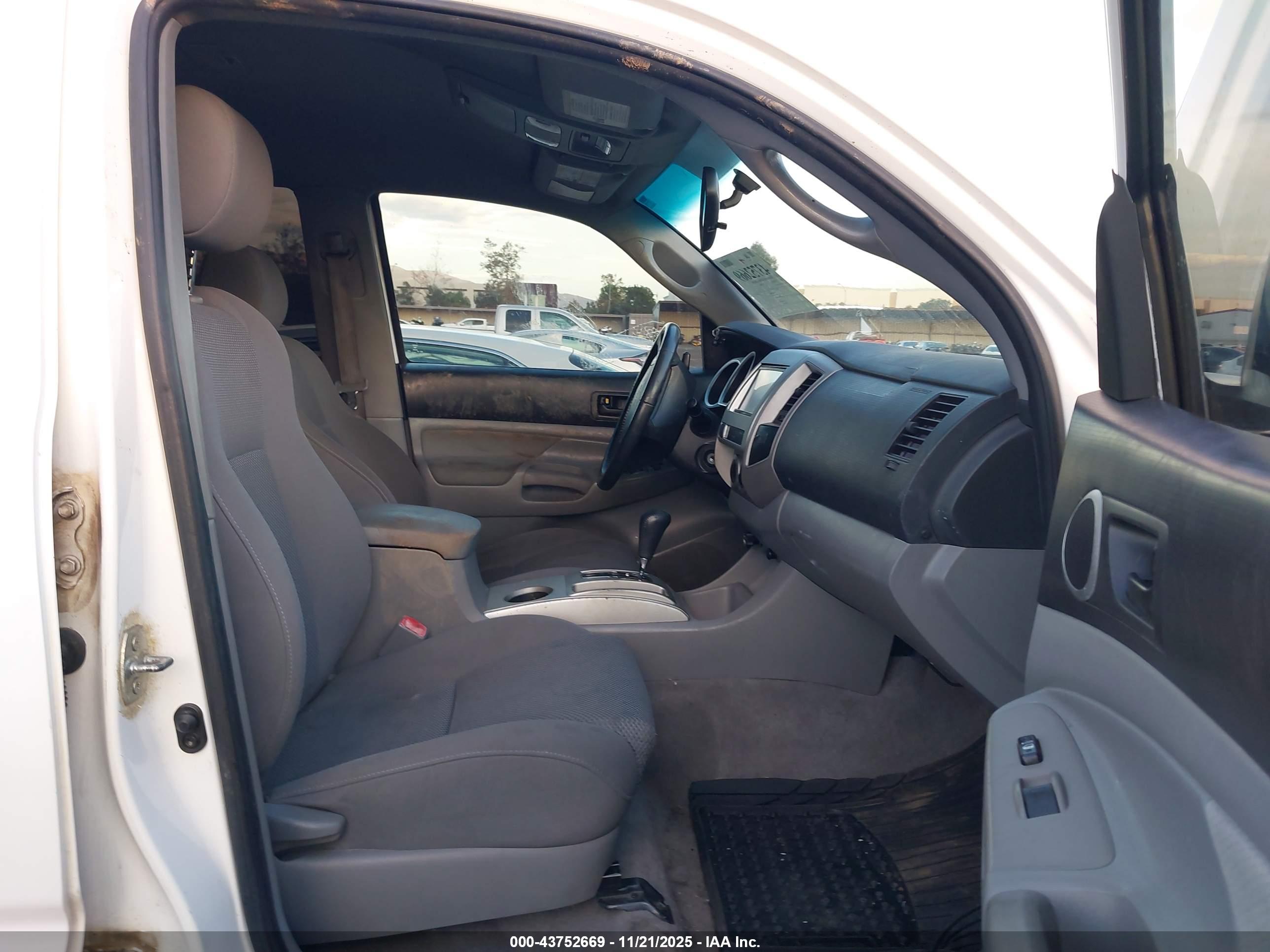 TOYOTA TACOMA image 5