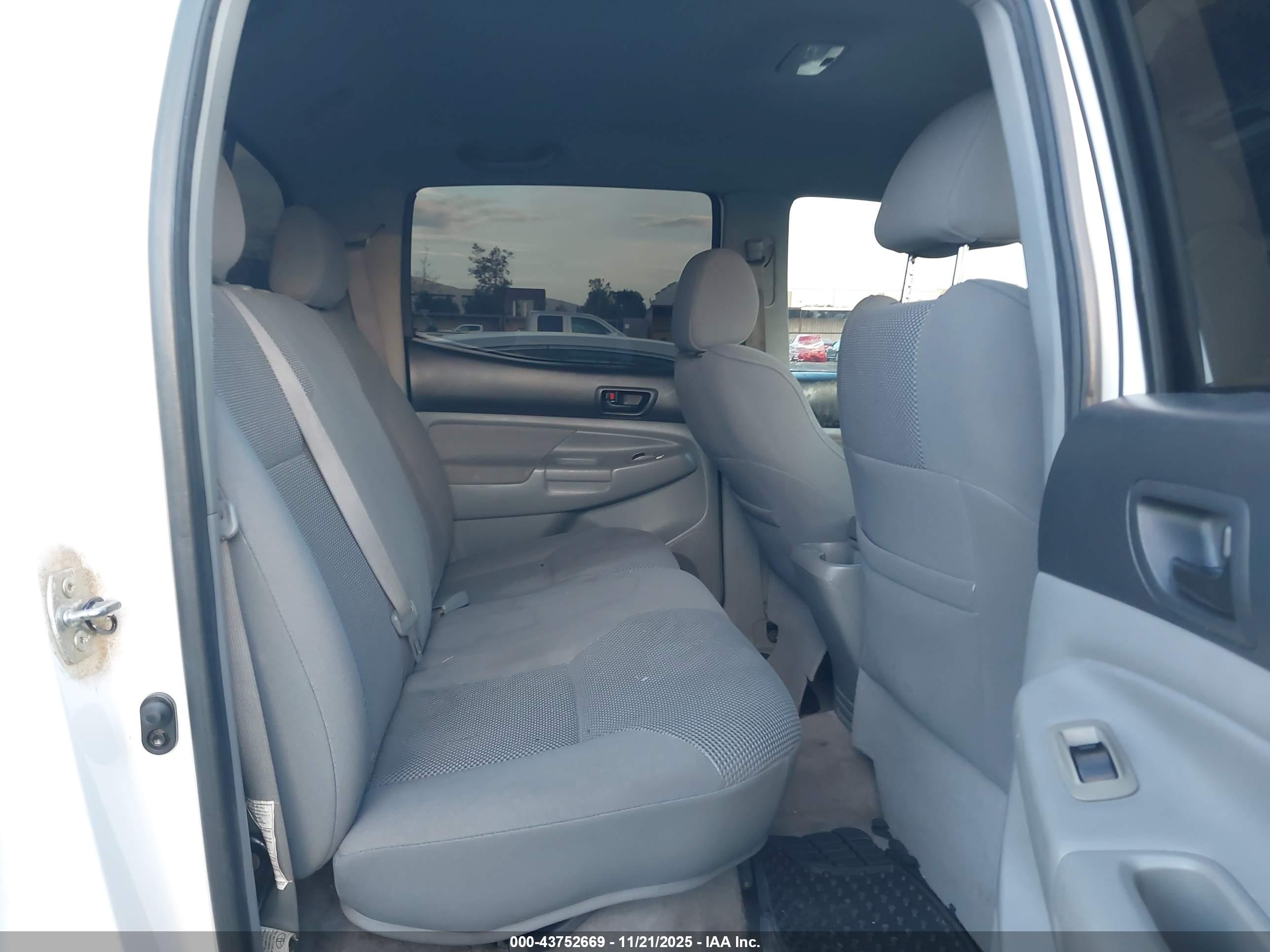 TOYOTA TACOMA image 8