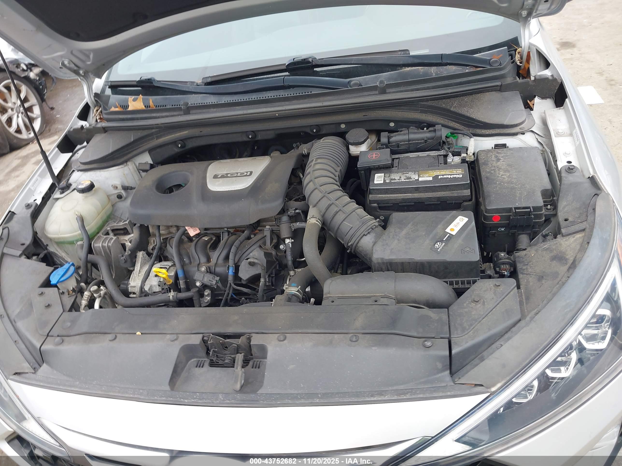 HYUNDAI ELANTRA image 10
