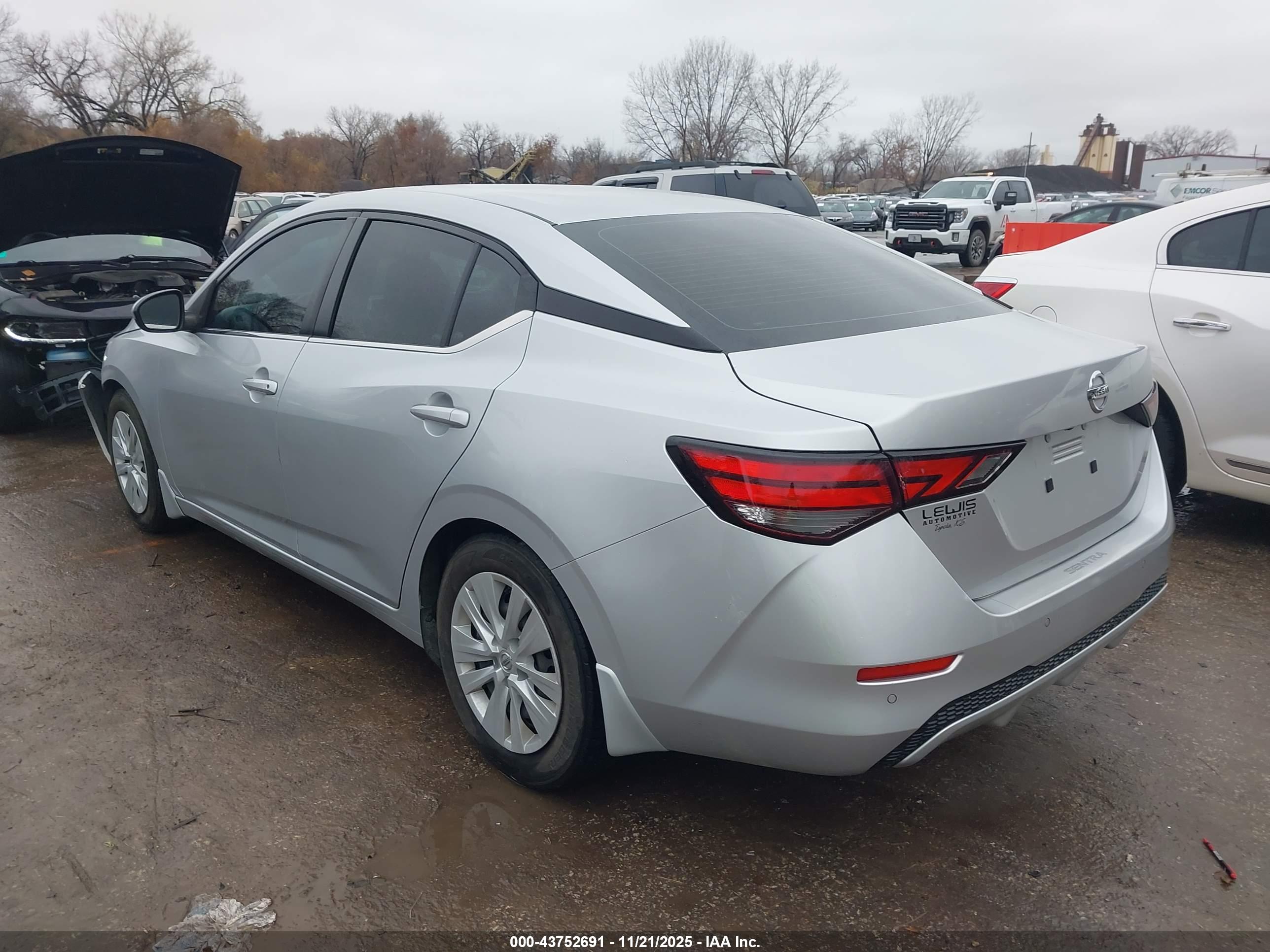 NISSAN SENTRA image 3