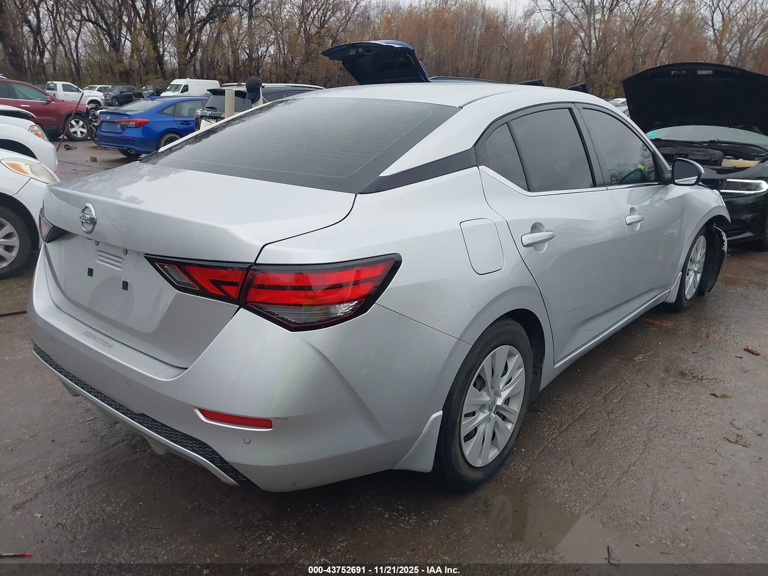 NISSAN SENTRA image 4