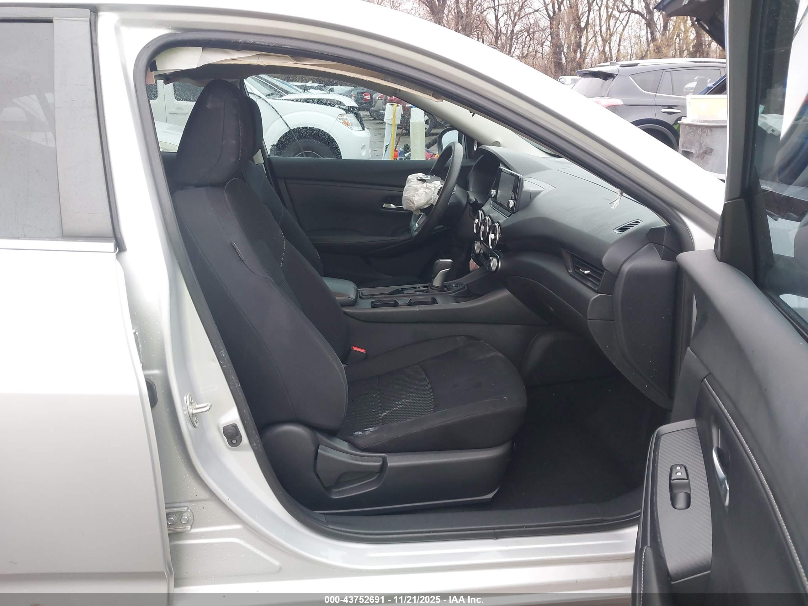 NISSAN SENTRA image 5