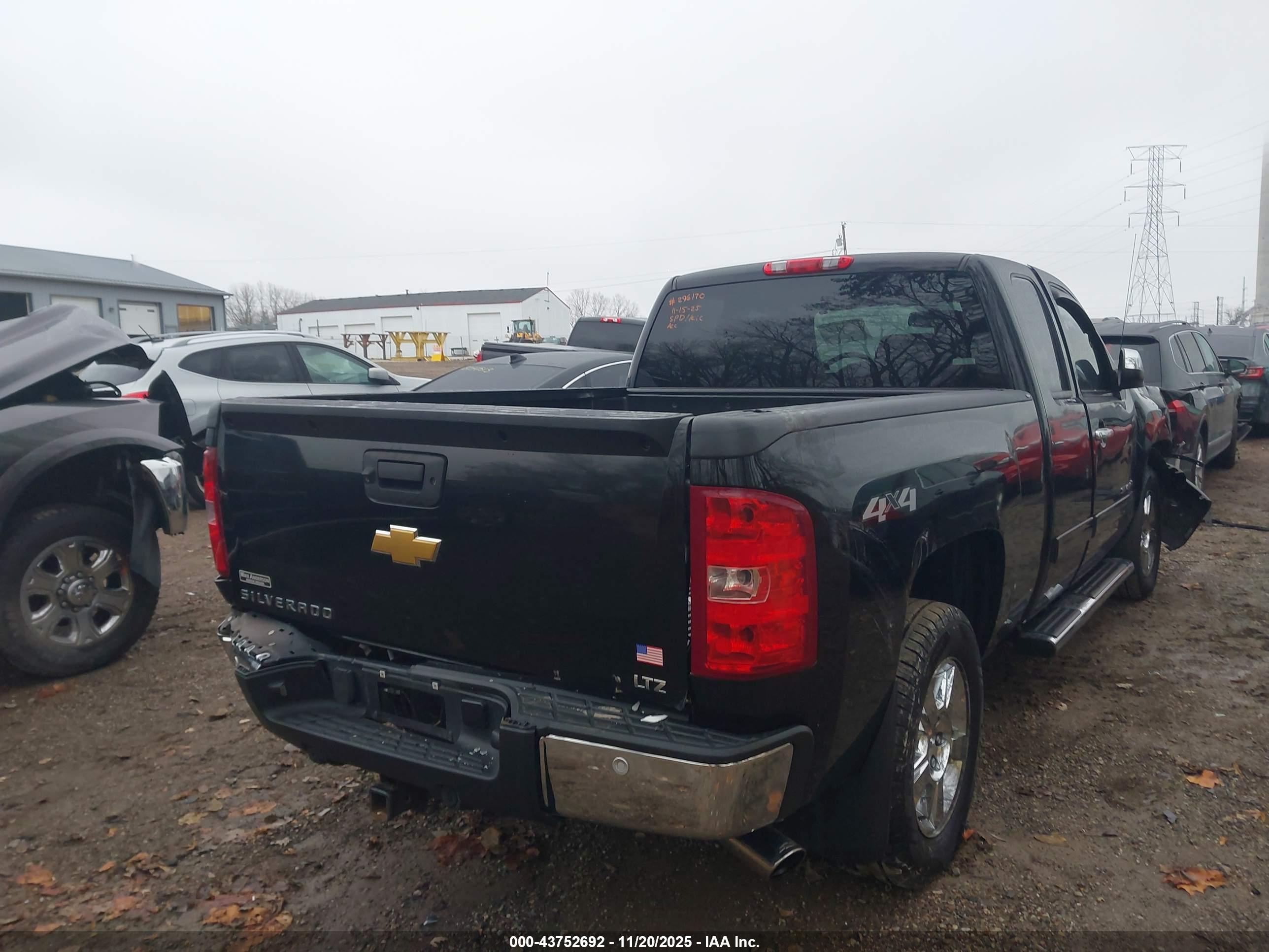 CHEVROLET SILVERADO image 4