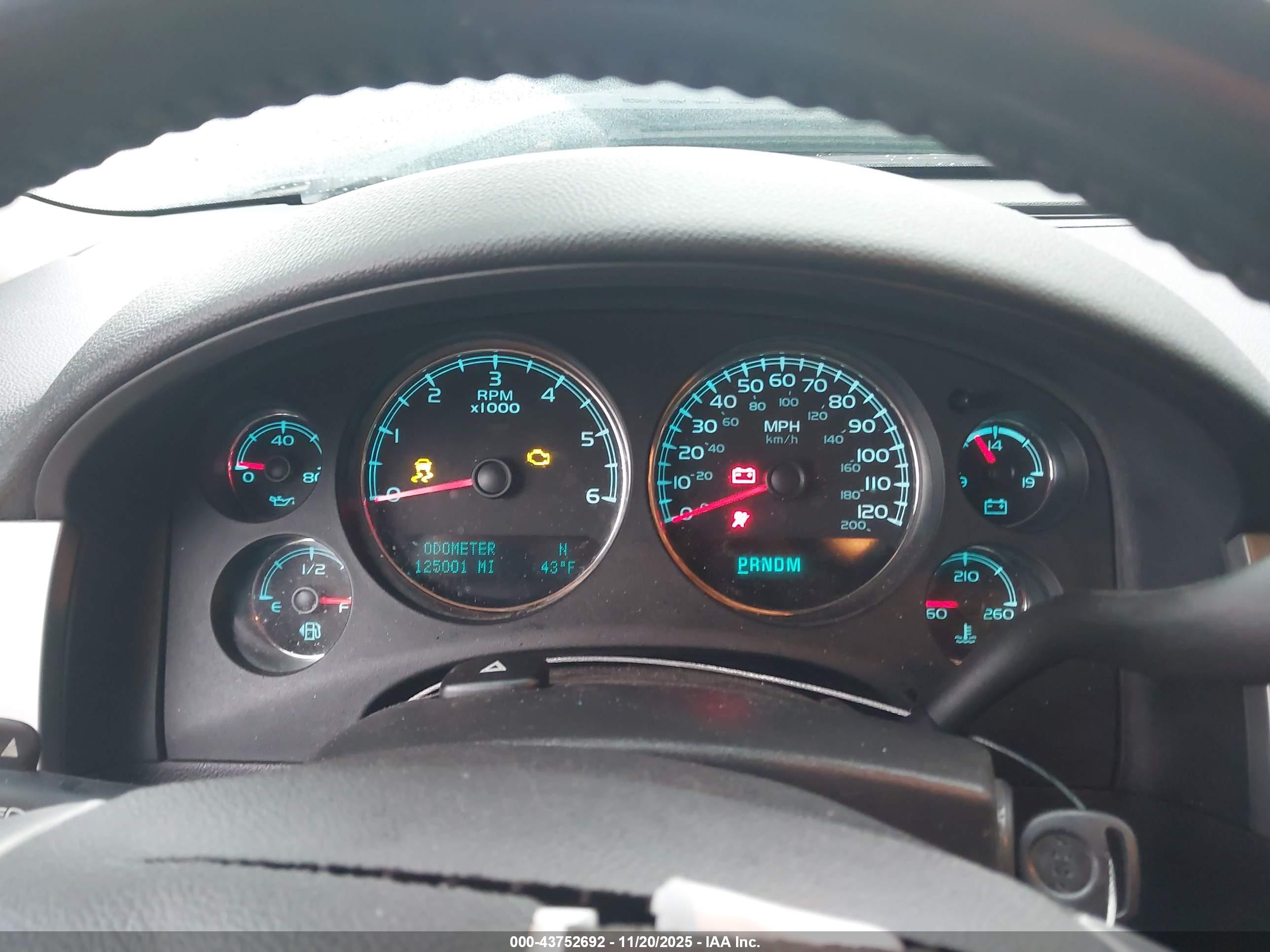 CHEVROLET SILVERADO image 7
