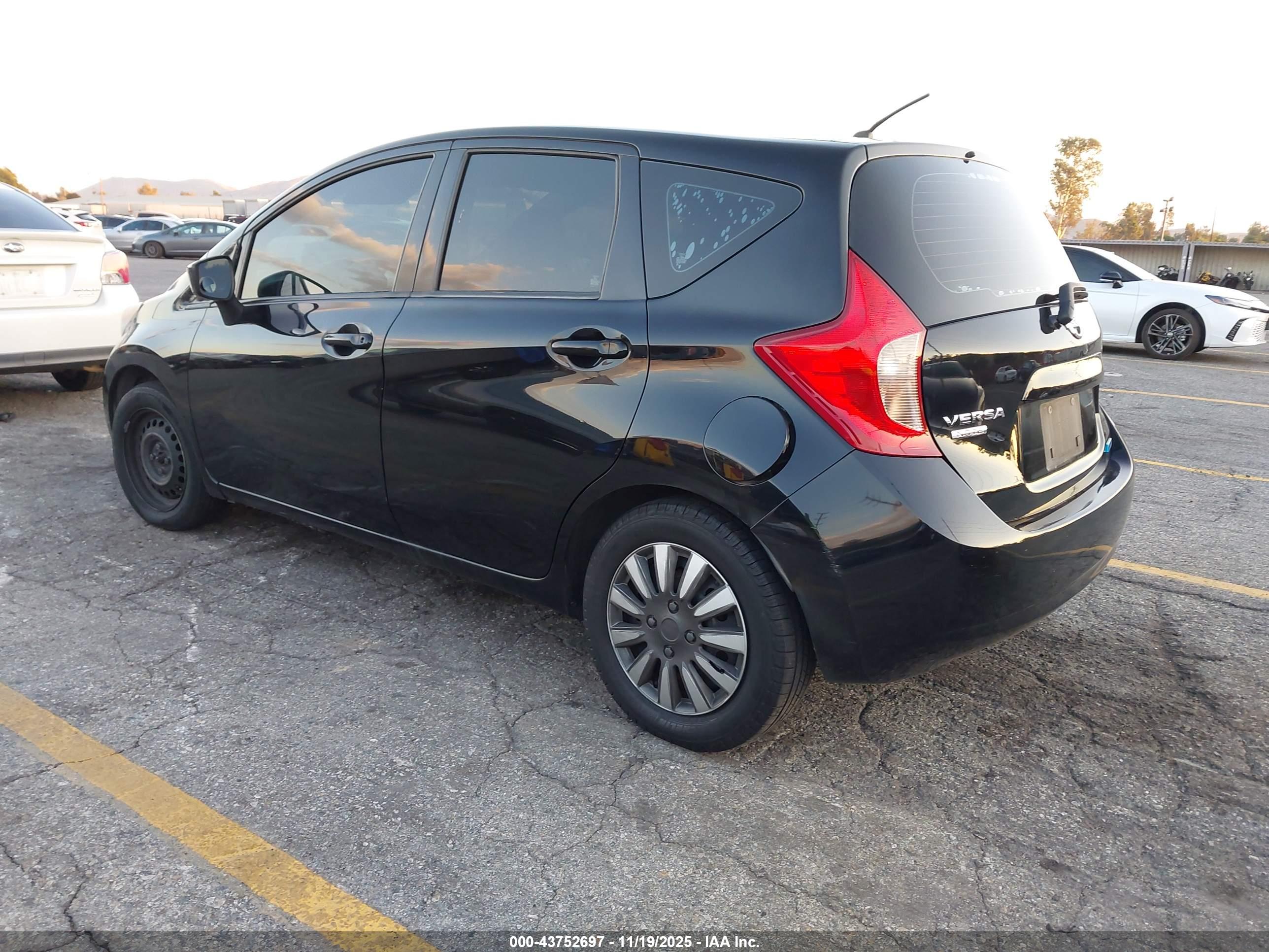 NISSAN VERSA image 3
