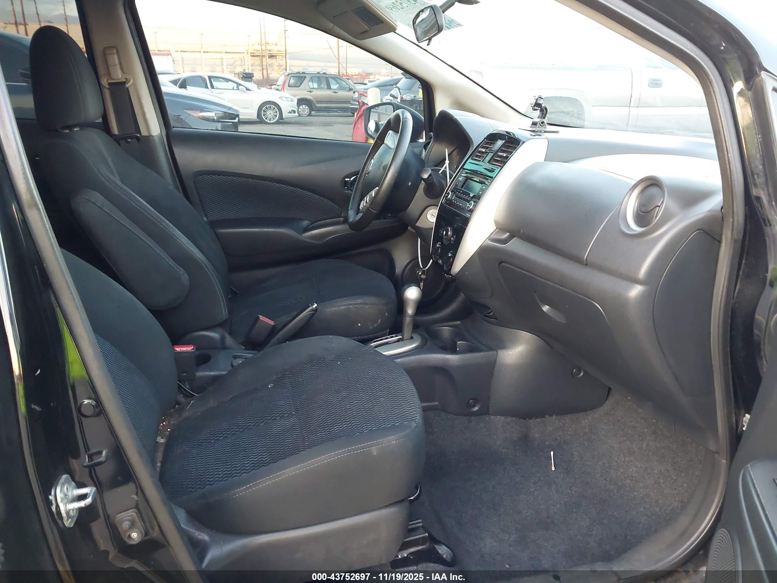 NISSAN VERSA image 5