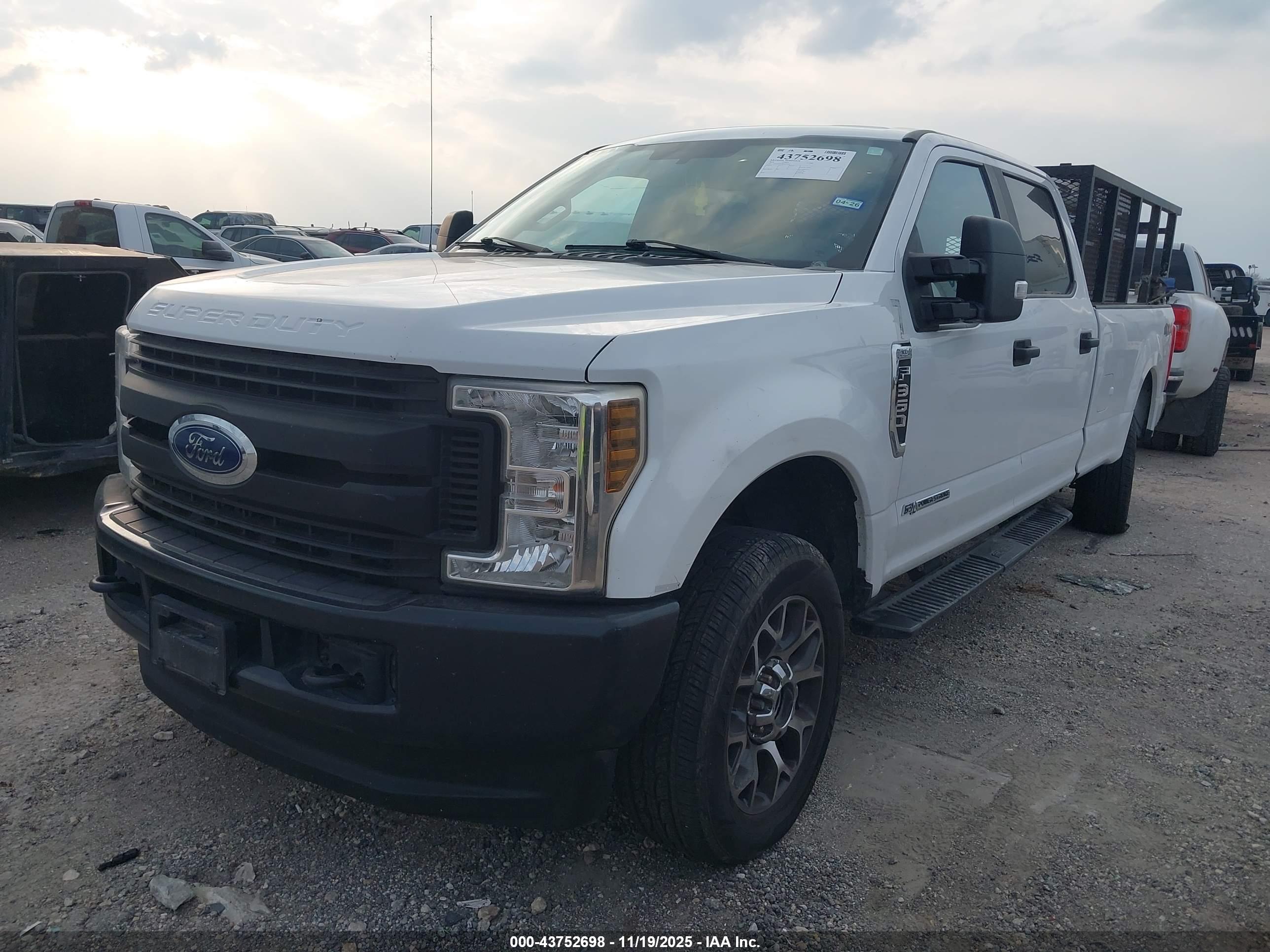 FORD F-350 image 2