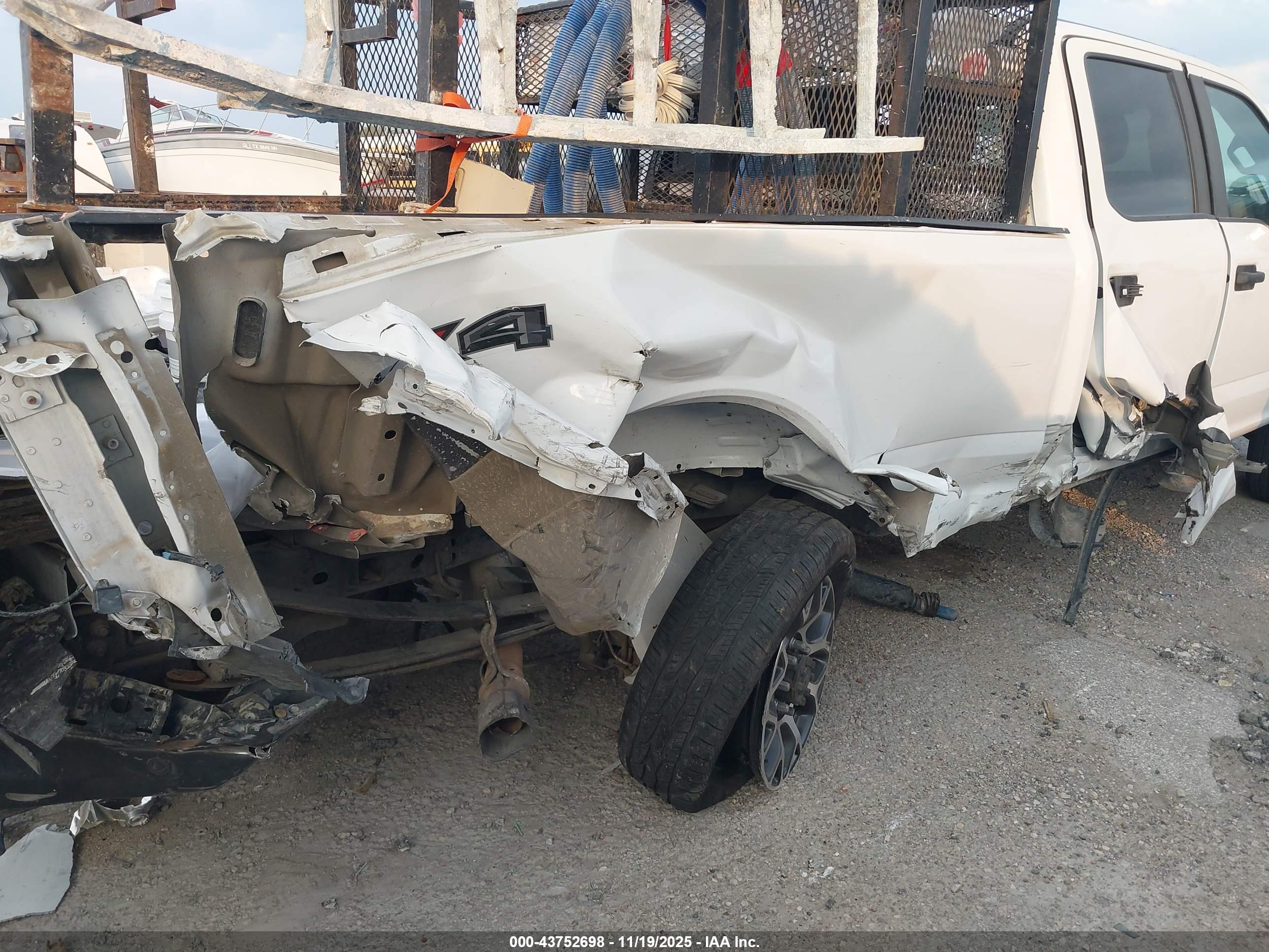 FORD F-350 image 6