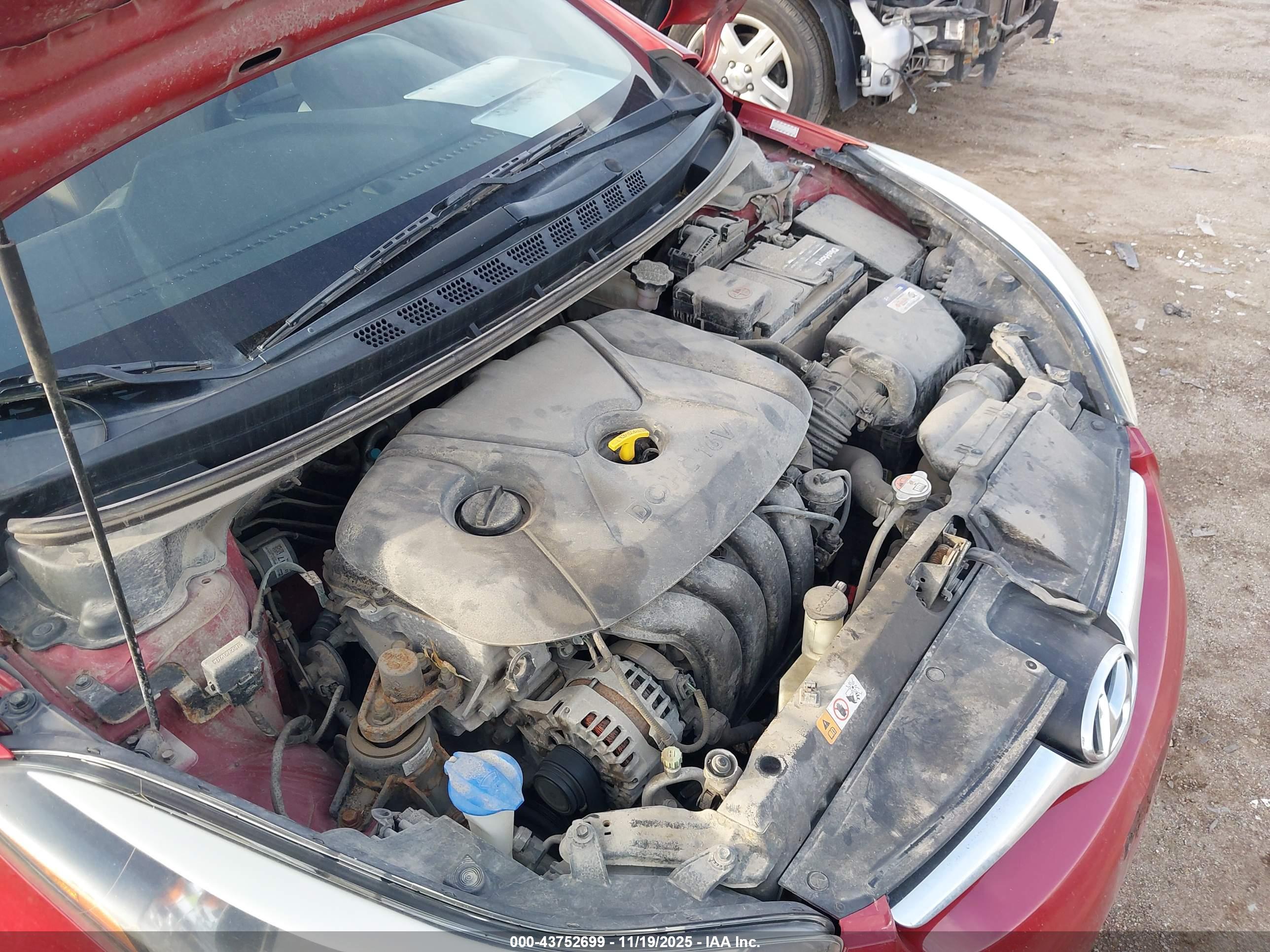 HYUNDAI ELANTRA image 6