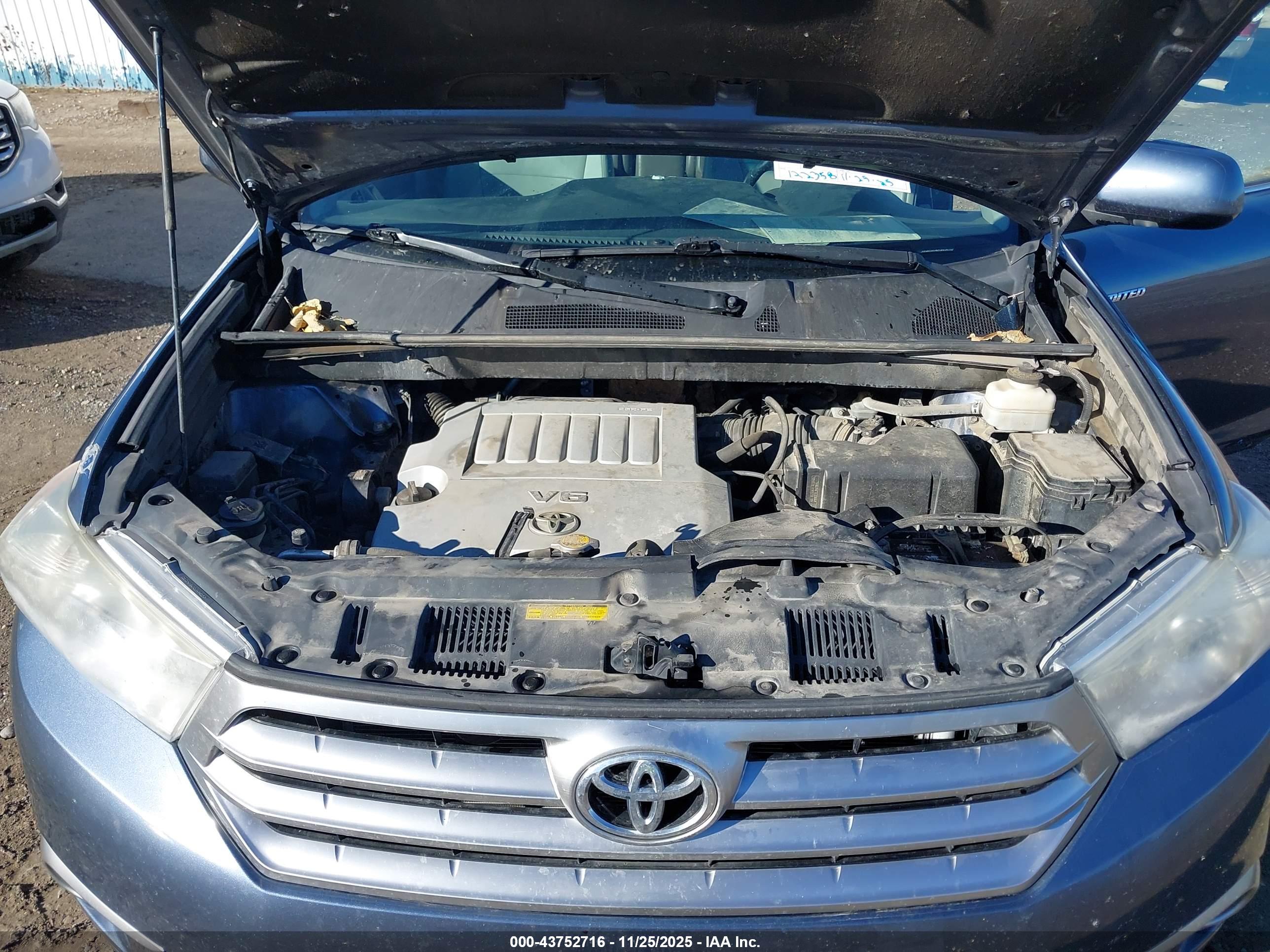 TOYOTA HIGHLANDER image 10