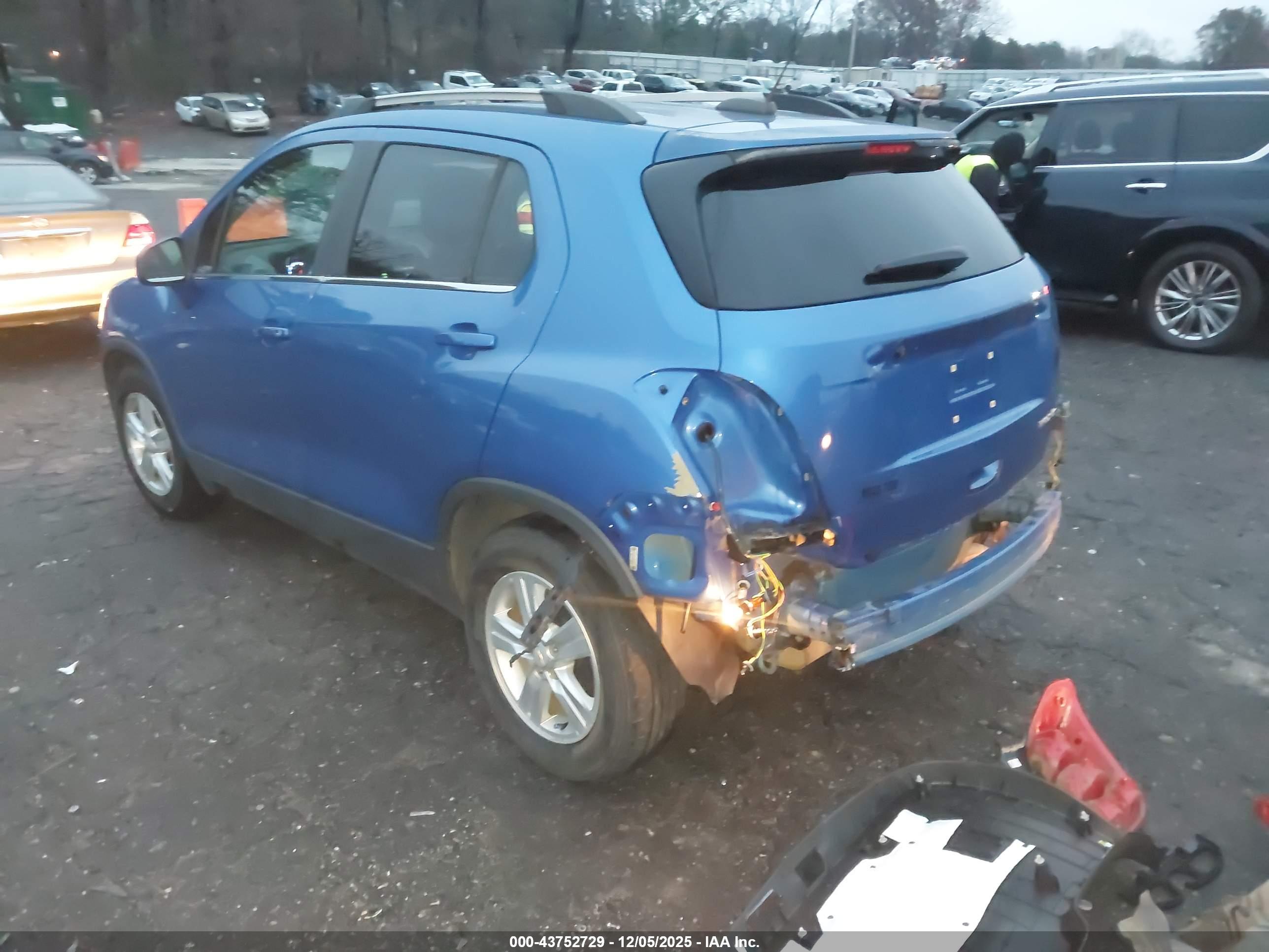 CHEVROLET TRAX image 3