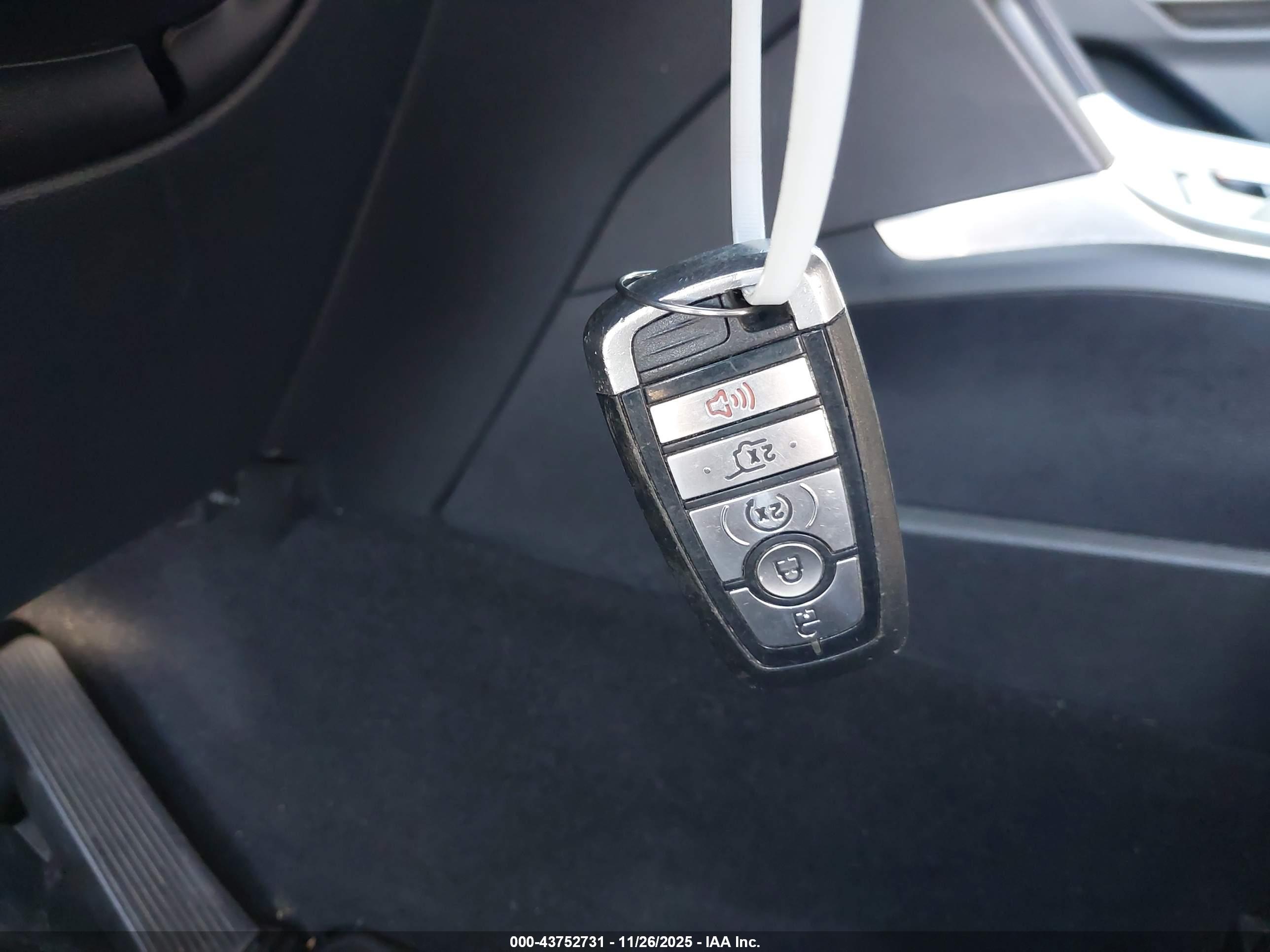 FORD EXPLORER image 11