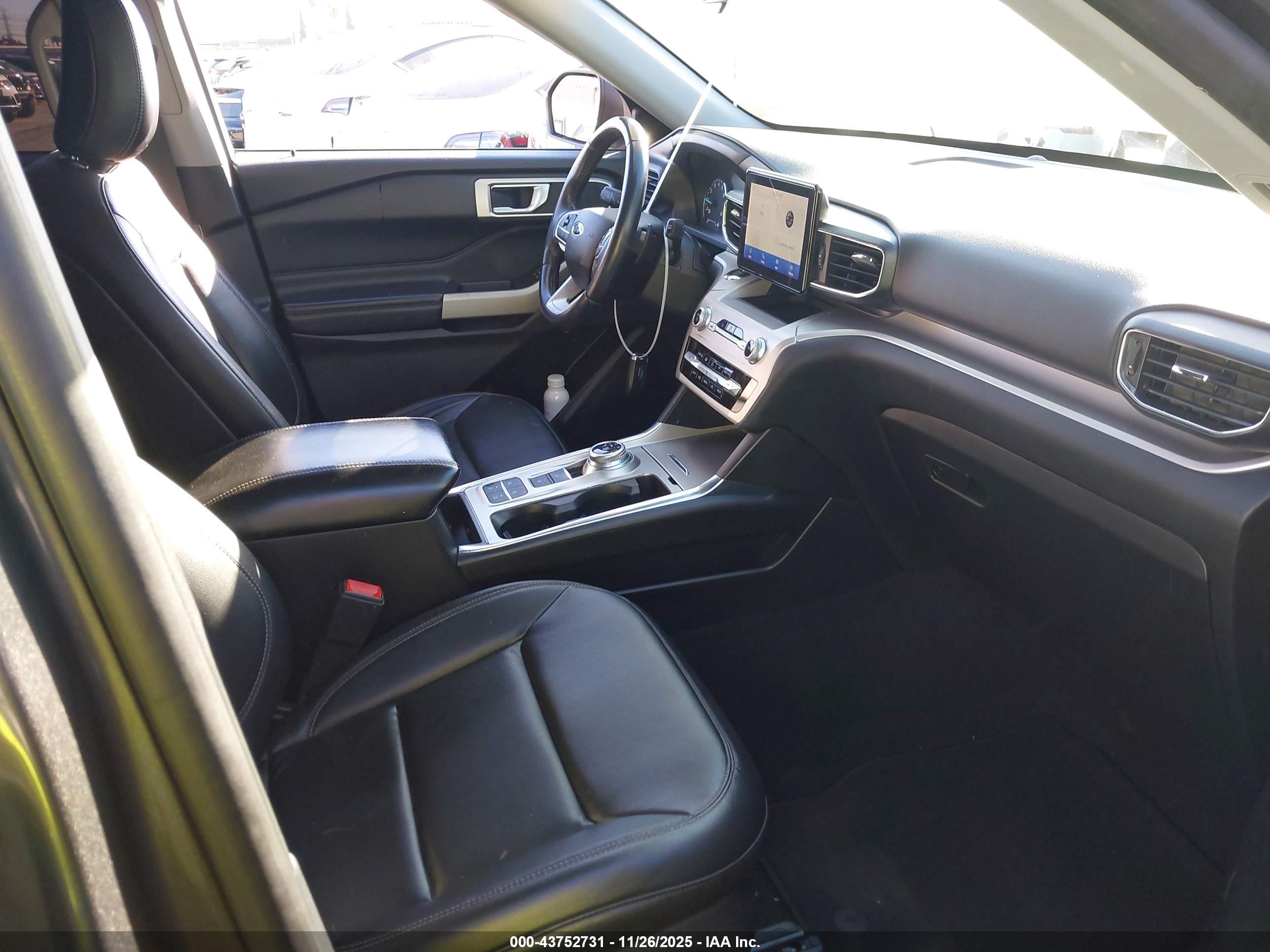 FORD EXPLORER image 5