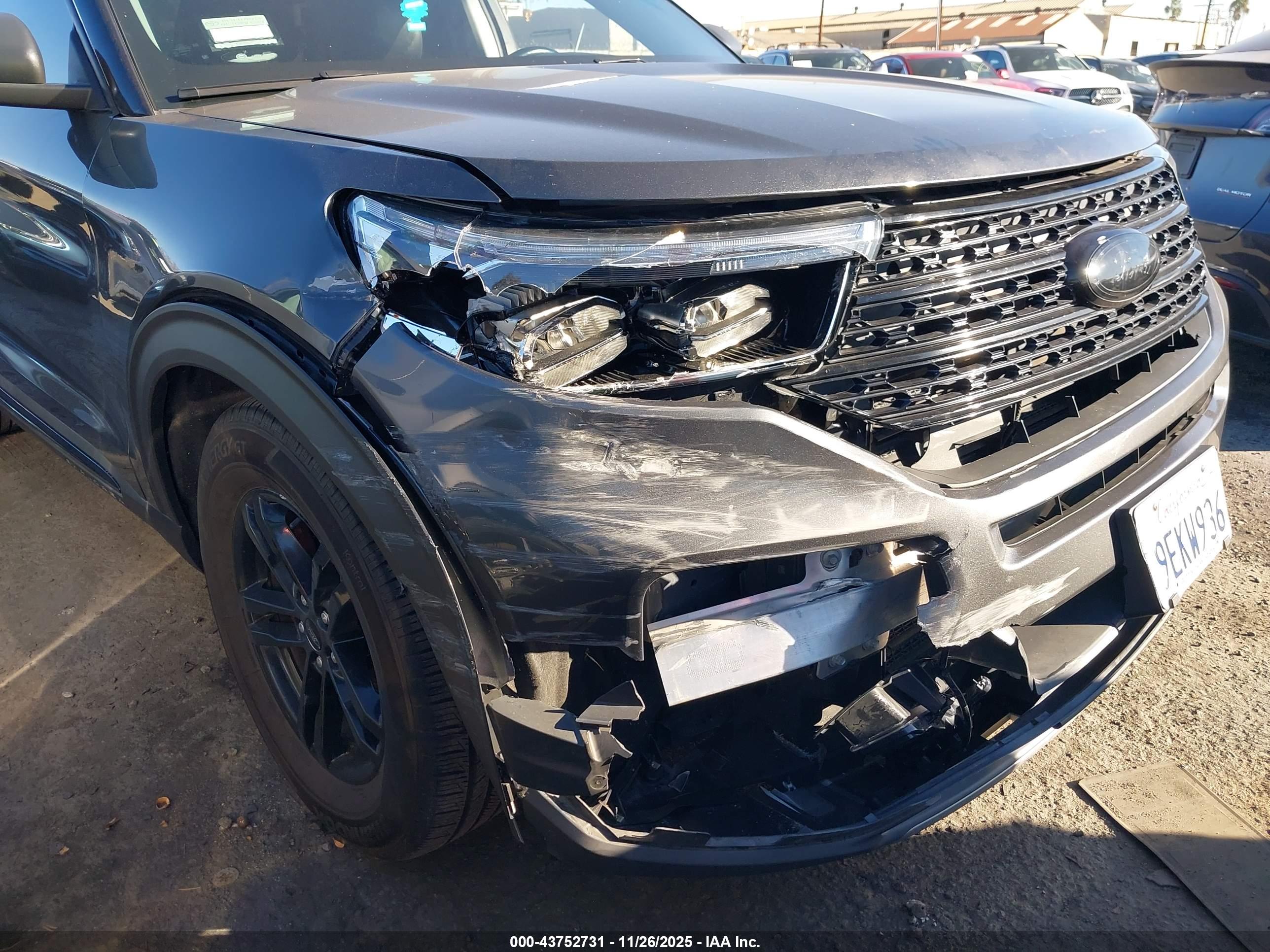 FORD EXPLORER image 6