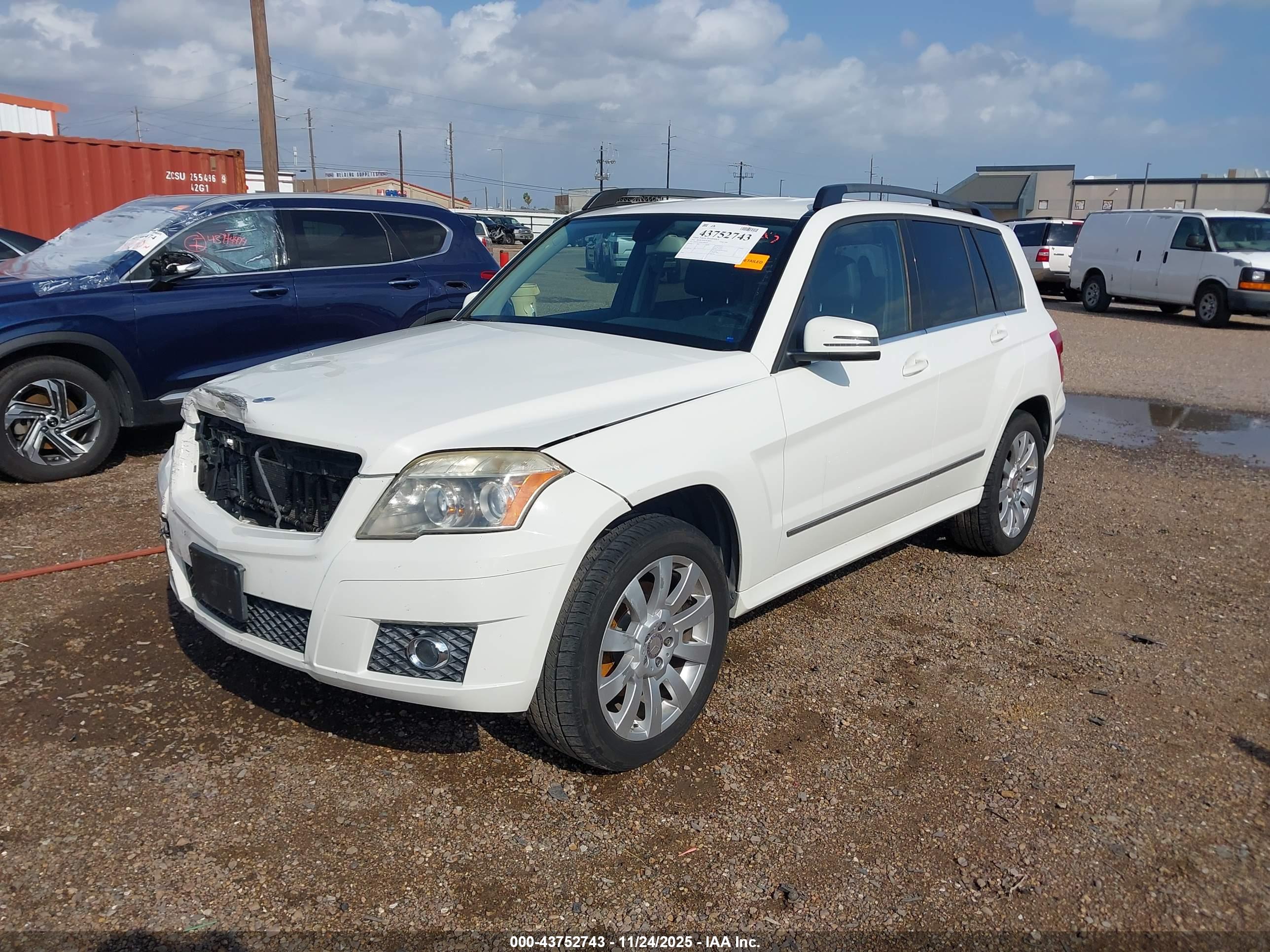 MERCEDES-BENZ GLK image 2